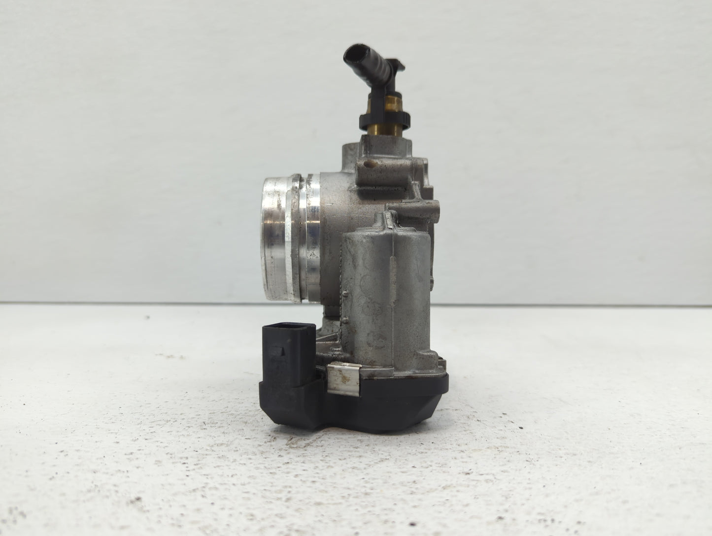 2012-2018 Bmw 320i Throttle Body P/N:1354 7588625-04 1354 7588625-03 Fits Fits 2012 2013 2014 2015 2016 2017 2018 OEM Used A