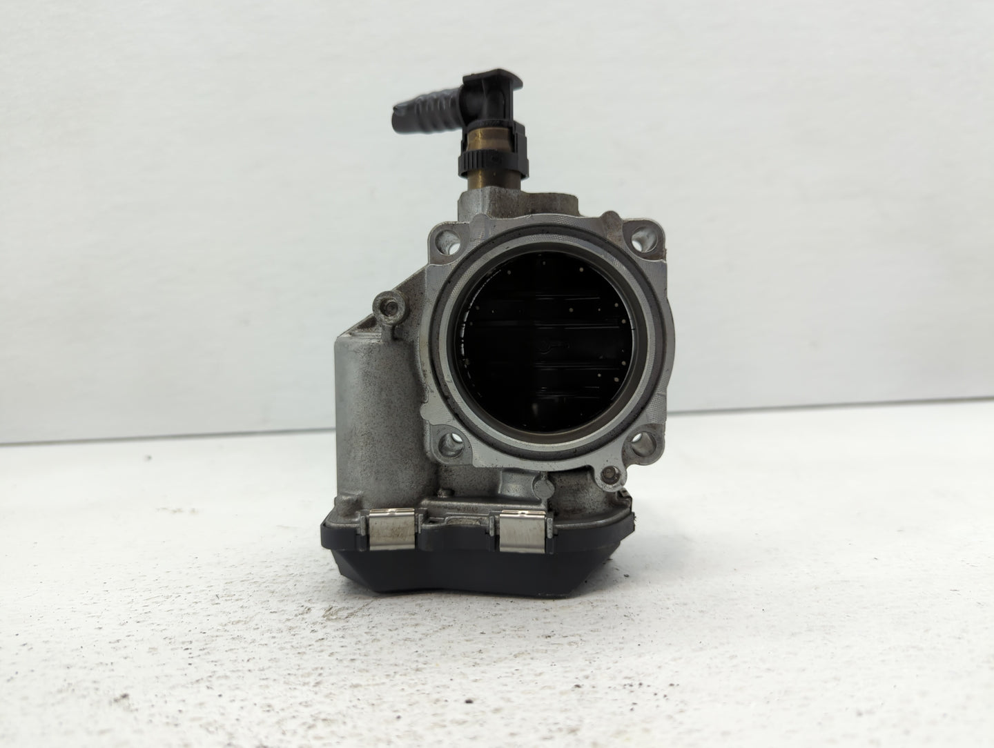 2012-2018 Bmw 320i Throttle Body P/N:1354 7588625-04 1354 7588625-03 Fits Fits 2012 2013 2014 2015 2016 2017 2018 OEM Used A