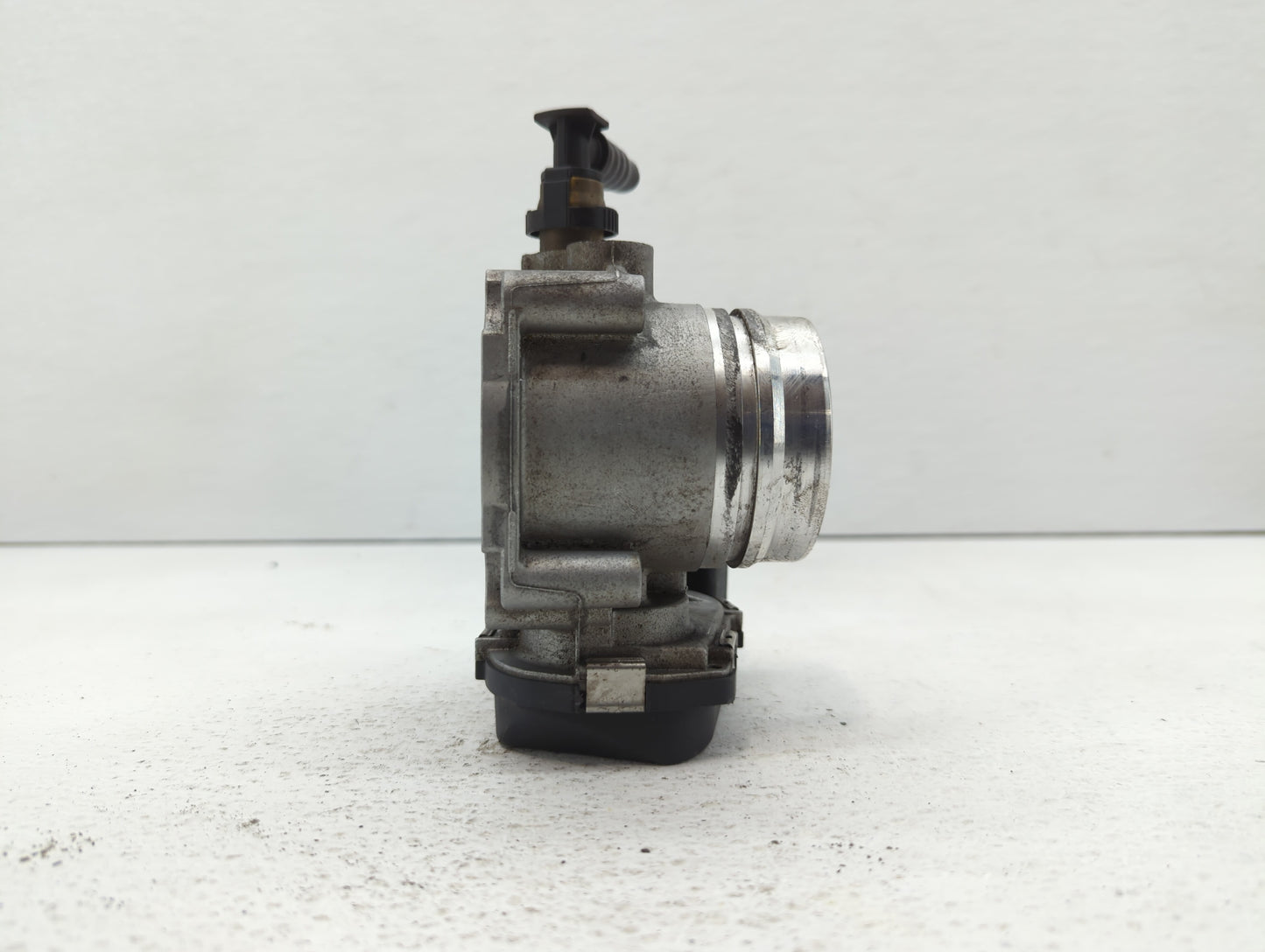 2012-2018 Bmw 320i Throttle Body P/N:1354 7588625-04 1354 7588625-03 Fits Fits 2012 2013 2014 2015 2016 2017 2018 OEM Used A