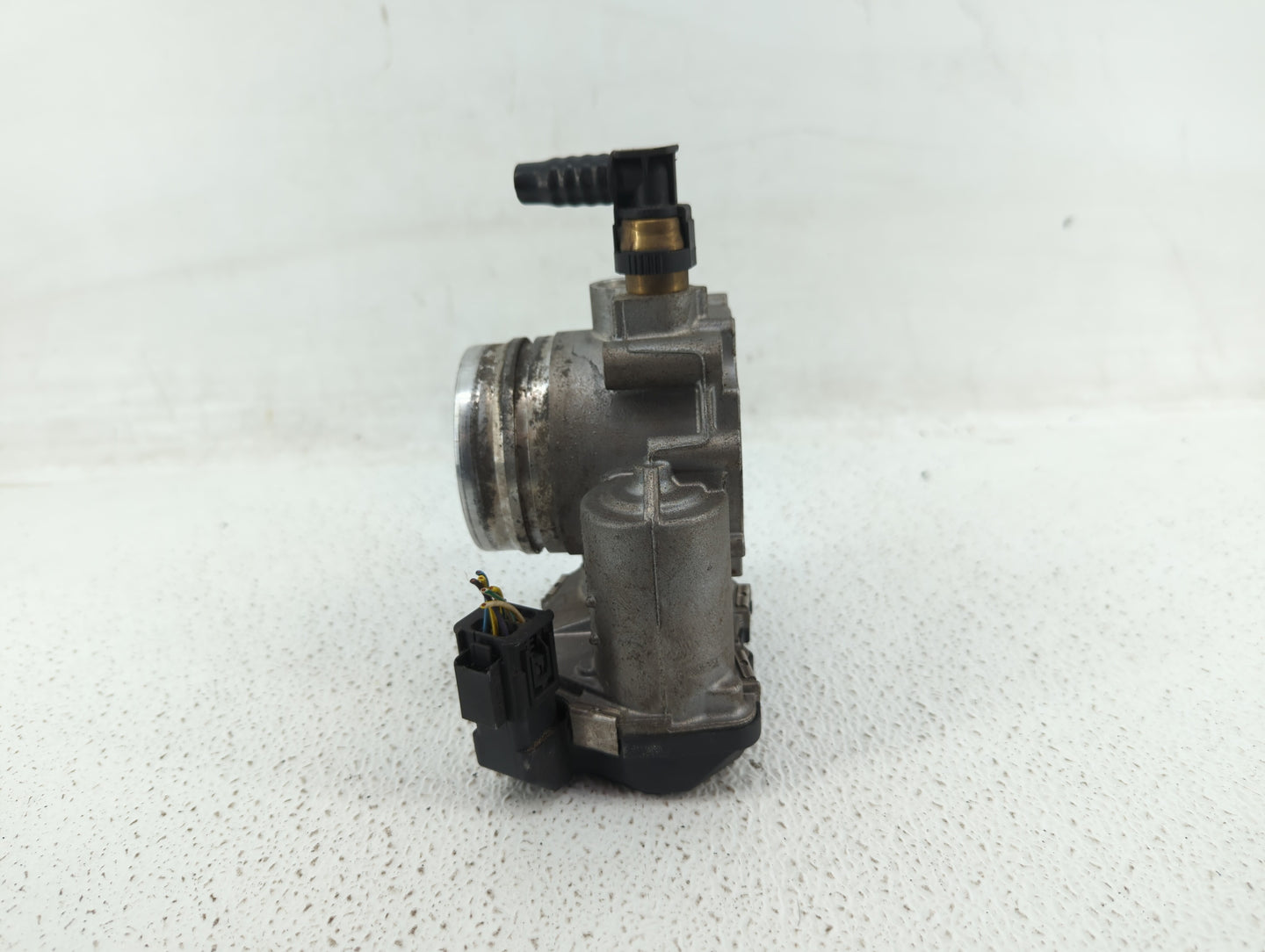 2012-2018 Bmw 320i Throttle Body P/N:1354 7588625-04 1354 7588625-03 Fits Fits 2012 2013 2014 2015 2016 2017 2018 OEM Used A