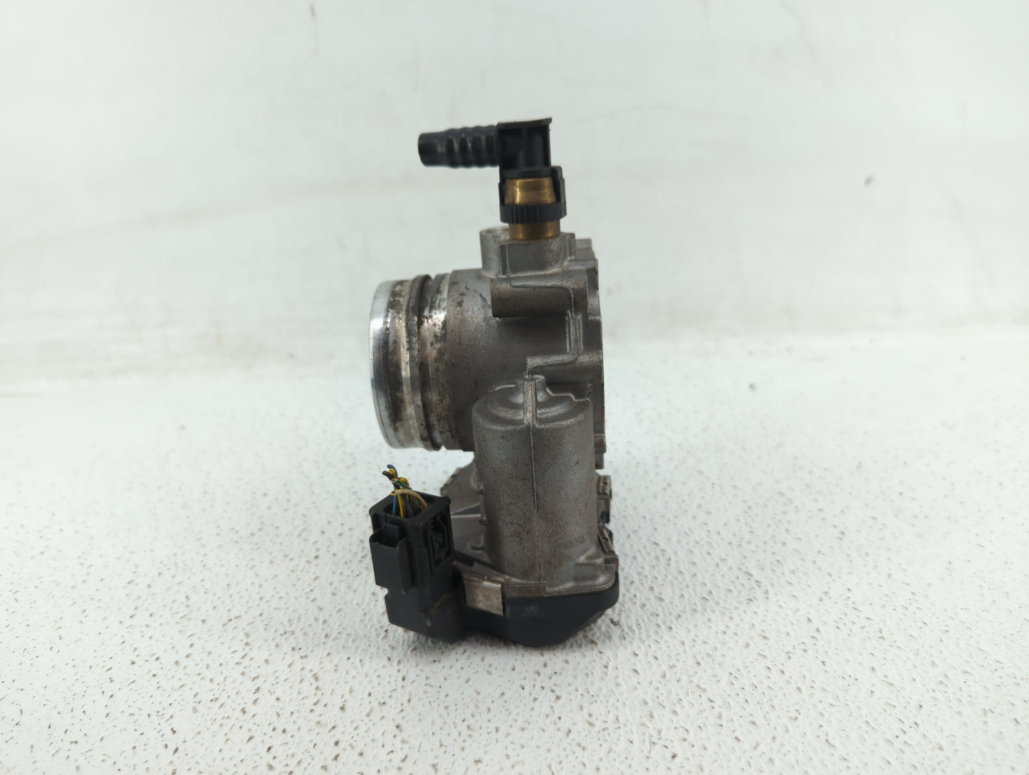 2012-2018 Bmw 320i Throttle Body P/N:1354 7588625-04 1354 7588625-03 Fits Fits 2012 2013 2014 2015 2016 2017 2018 OEM Used A