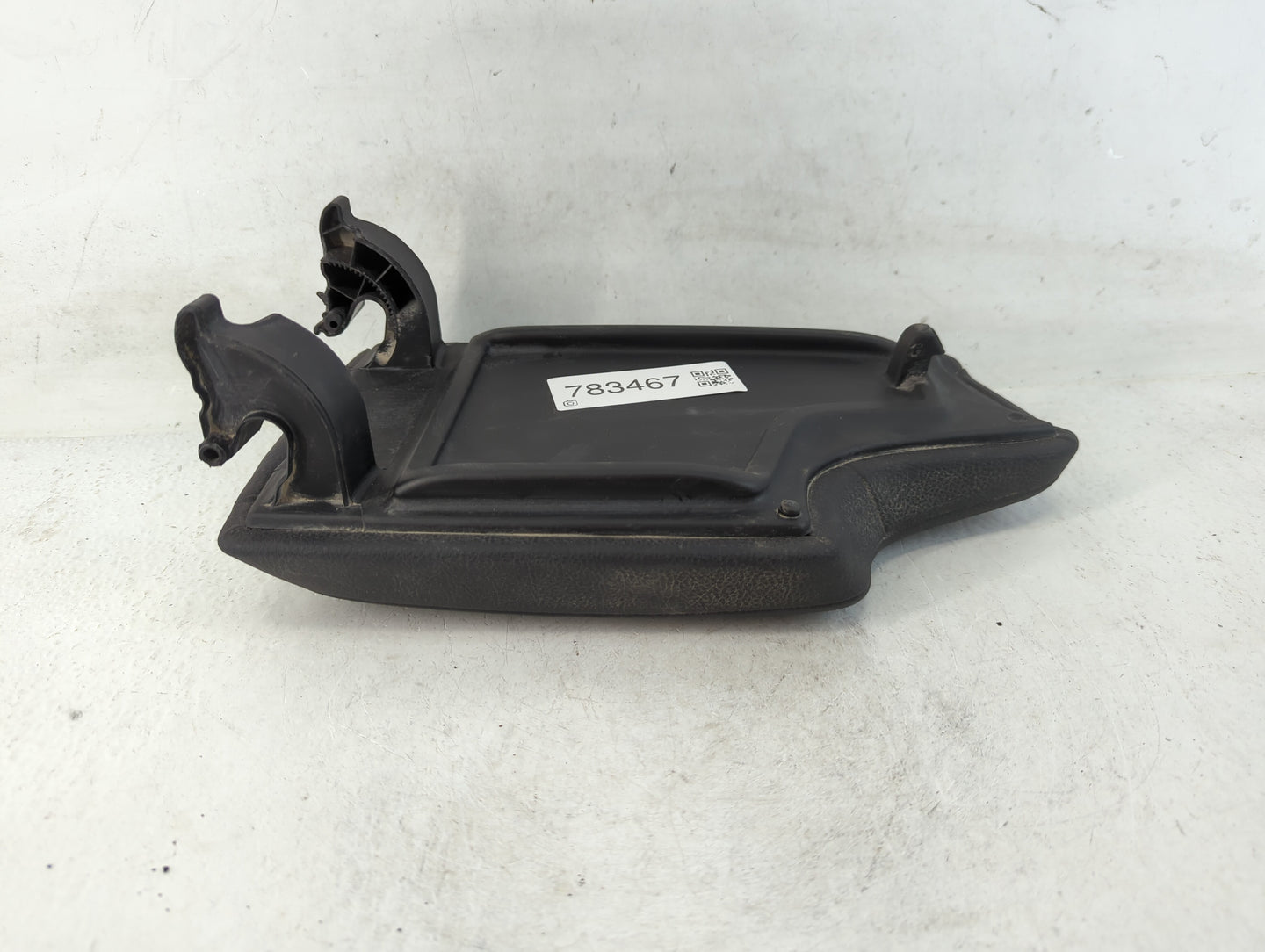 2014 Bmw 320i Center Console Armrest Cover Lid Fits OEM Used Auto Parts - Oemusedautoparts1.com