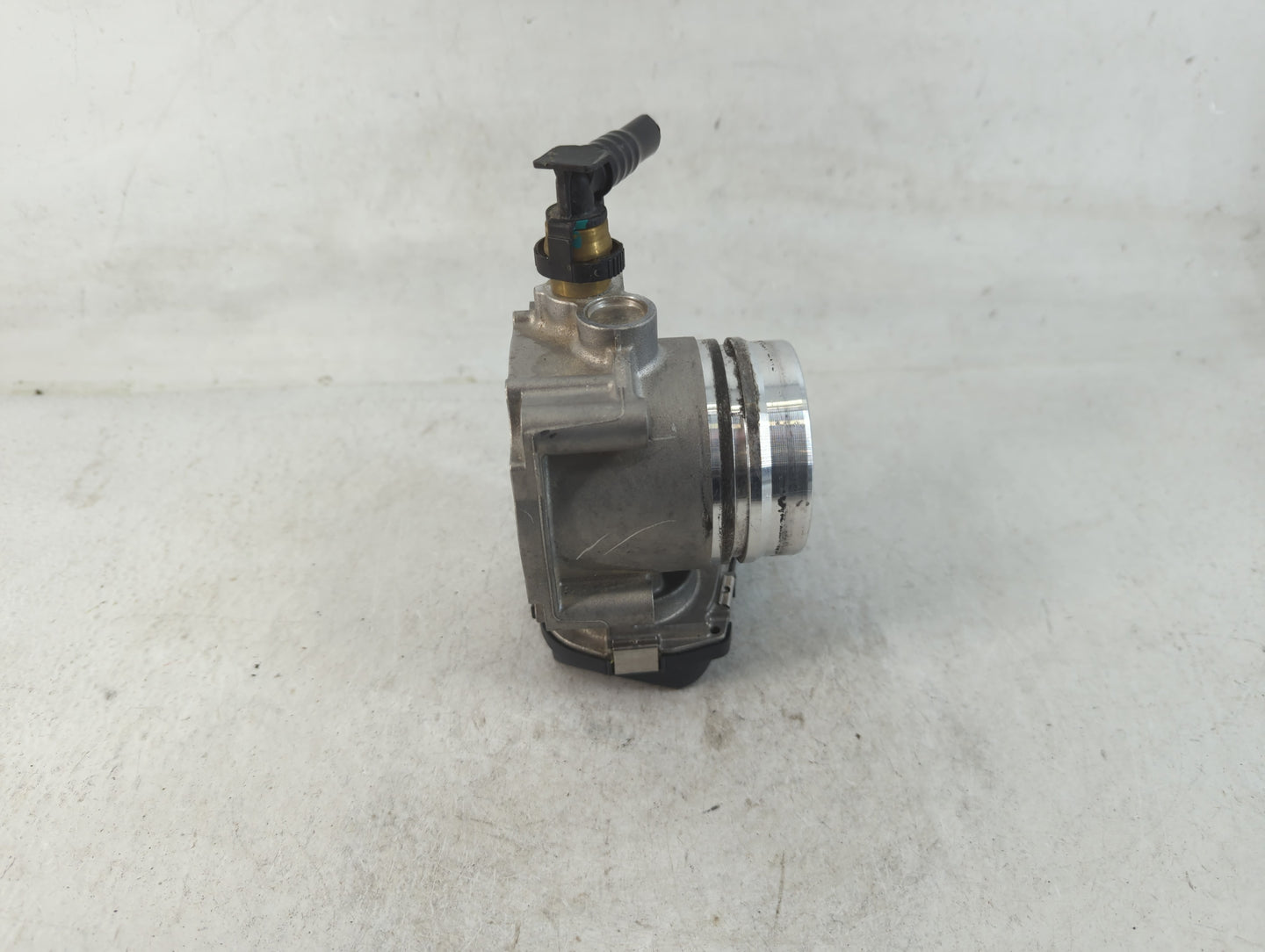 2012-2018 Bmw 320i Throttle Body P/N:1354 7588625-04 A2C83786800 Fits Fits 2012 2013 2014 2015 2016 2017 2018 OEM Used Auto 