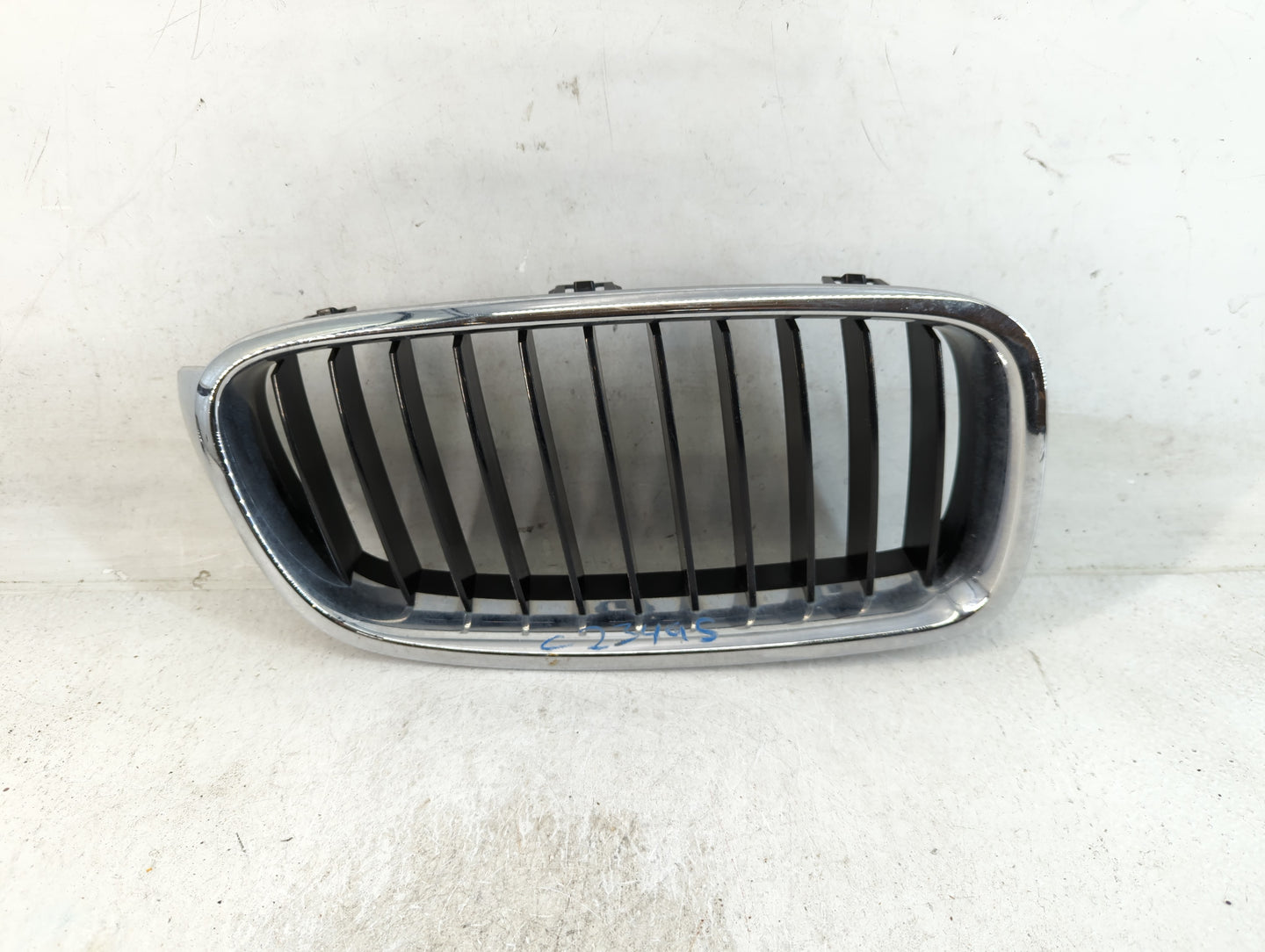 2012-2018 Bmw 320i Front Grille Bumper Not Included - Oemusedautoparts1.com