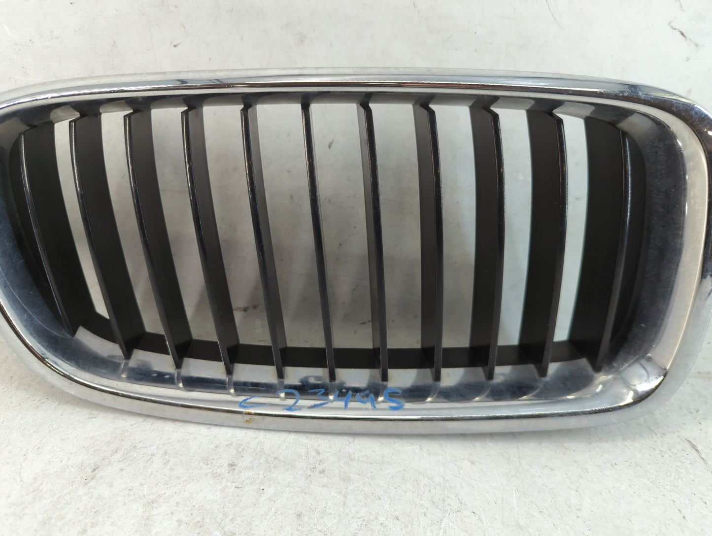 2012-2018 Bmw 320i Front Grille Bumper Not Included - Oemusedautoparts1.com