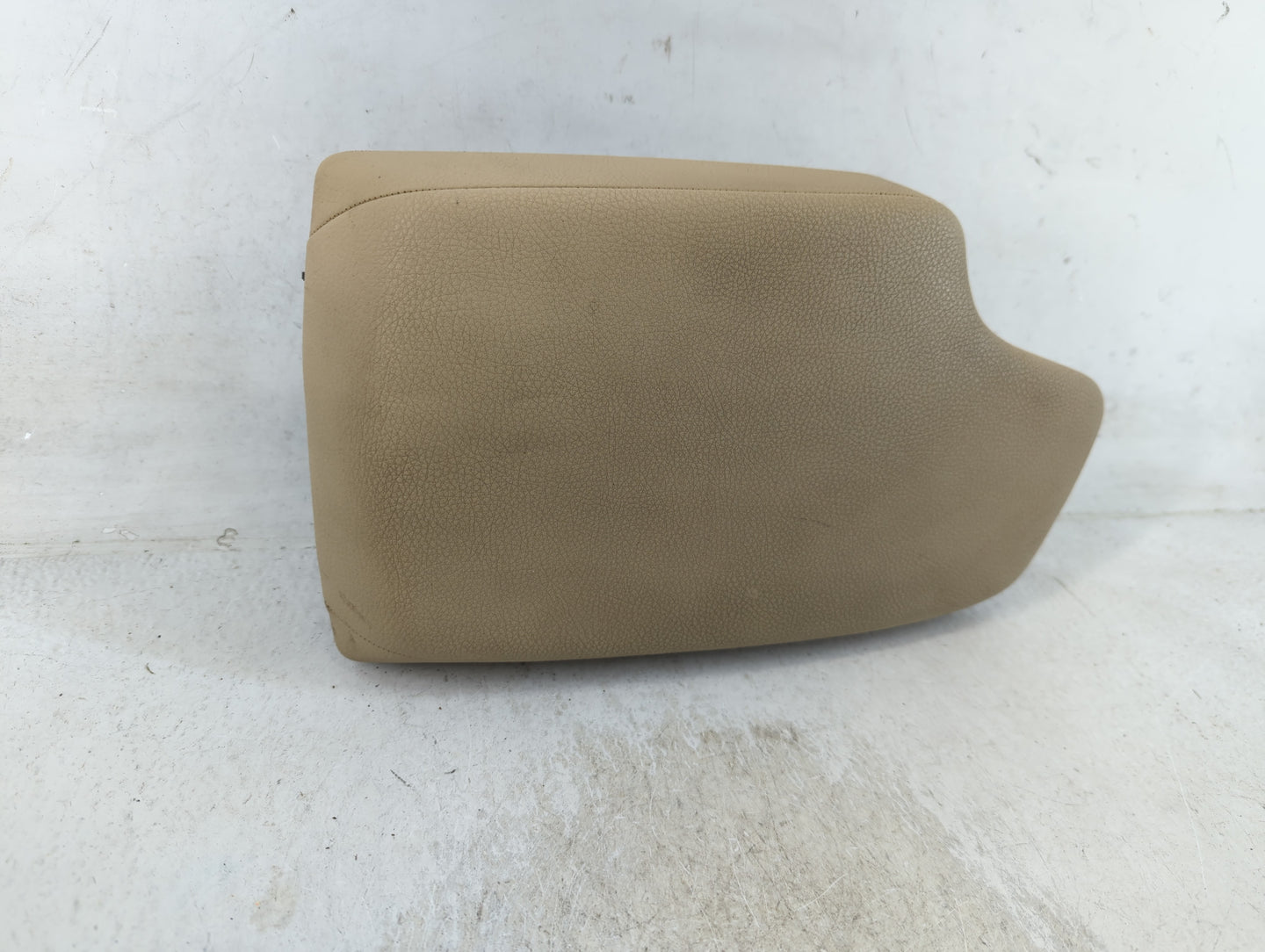 2014 Bmw 320i Center Console Armrest Cover Lid Fits OEM Used Auto Parts - Oemusedautoparts1.com