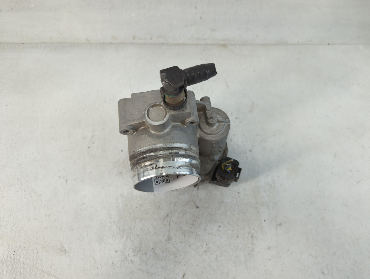 2012-2018 Bmw 320i Throttle Body P/N:1354 7588625-04 Fits Fits 2012 2013 2014 2015 2016 2017 2018 OEM Used Auto Parts - Oemu