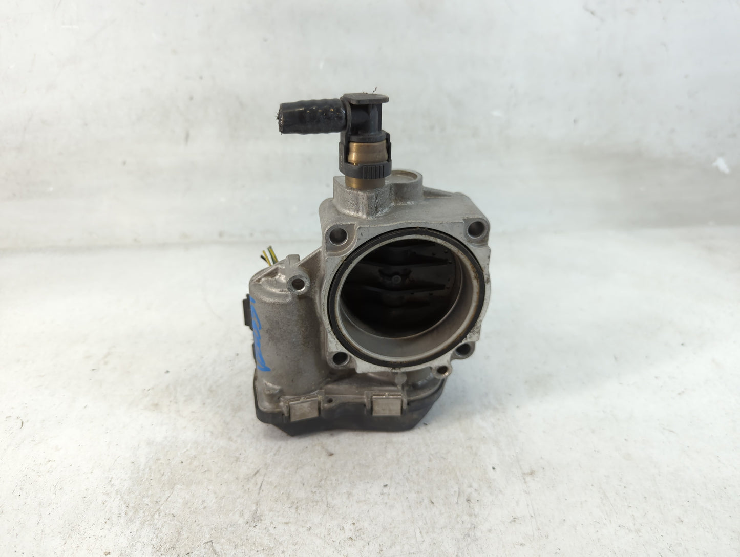 2012-2018 Bmw 320i Throttle Body P/N:1354 7588625-04 Fits Fits 2012 2013 2014 2015 2016 2017 2018 OEM Used Auto Parts - Oemu