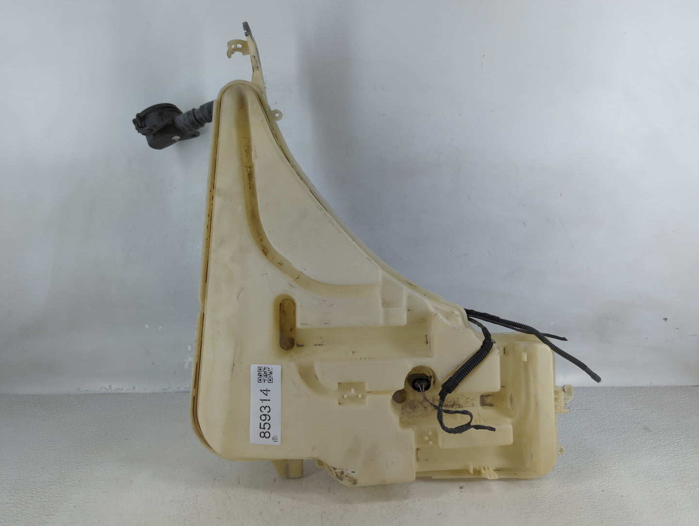 2012-2018 Bmw 320i Windshield Washer Fluid Reservoir Bottle Oem - Oemusedautoparts1.com