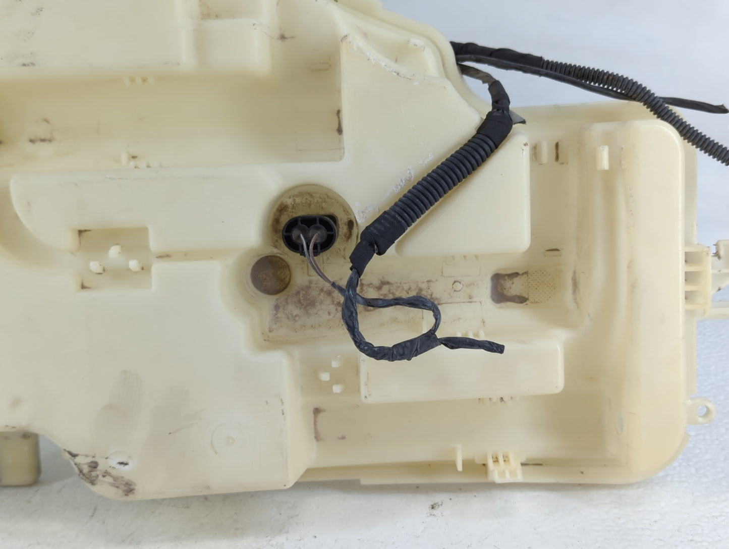 2012-2018 Bmw 320i Windshield Washer Fluid Reservoir Bottle Oem - Oemusedautoparts1.com