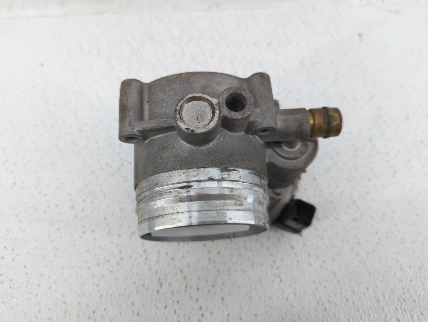 2014 Bmw 320i Xdrive Throttle Body P/N:1354 7588625-04 1354 7588625-03 Fits Fits 2012 2013 2015 2016 2017 2018 OEM Used Auto