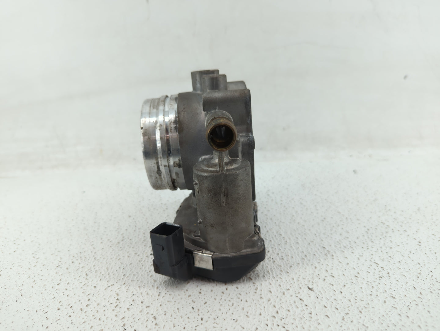 2014 Bmw 320i Xdrive Throttle Body P/N:1354 7588625-04 1354 7588625-03 Fits Fits 2012 2013 2015 2016 2017 2018 OEM Used Auto