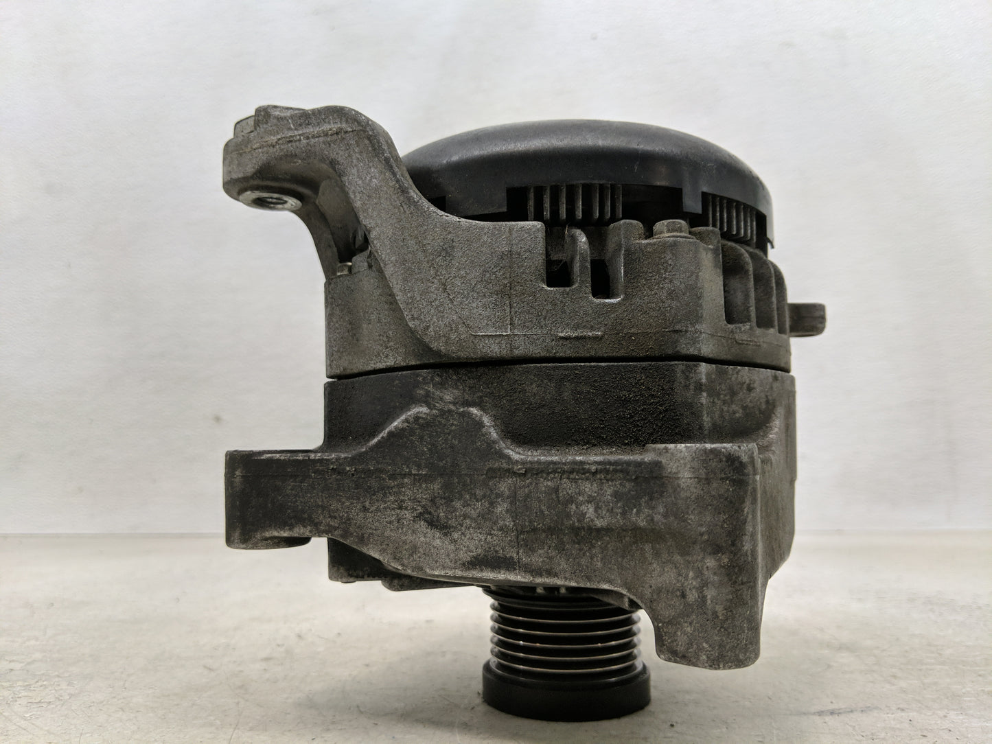 2012-2016 Bmw 328i Alternator Replacement Generator Charging Assembly Engine OEM P/N:7605061-02 104210-0393 Fits OEM Used Au