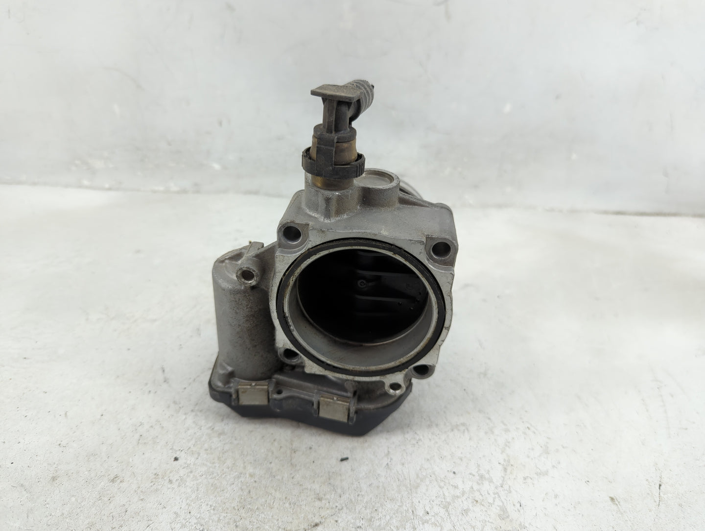 2012-2016 Bmw 328i Throttle Body P/N:1354 7588625-04 Fits Fits 2012 2013 2014 2015 2016 2017 2018 OEM Used Auto Parts - Oemu