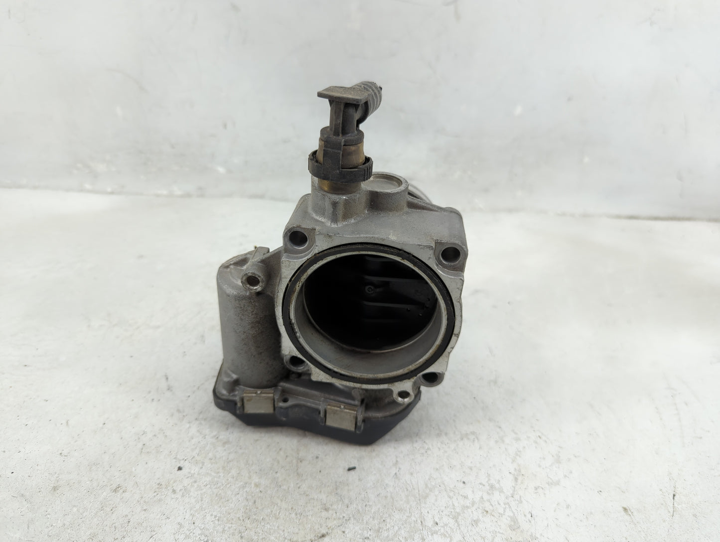 2012-2016 Bmw 328i Throttle Body P/N:1354 7588625-04 Fits Fits 2012 2013 2014 2015 2016 2017 2018 OEM Used Auto Parts - Oemu