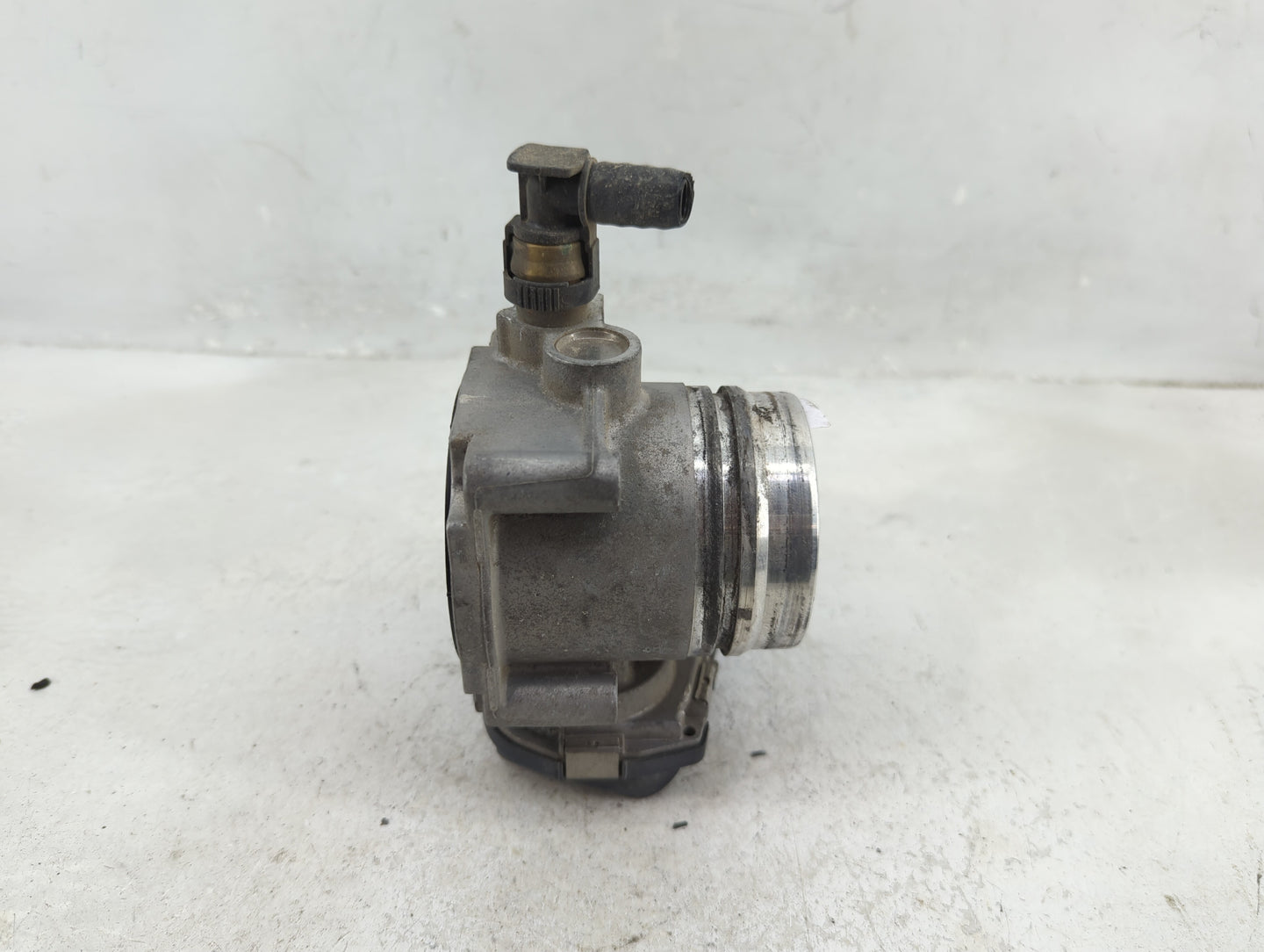 2012-2016 Bmw 328i Throttle Body P/N:1354 7588625-04 Fits Fits 2012 2013 2014 2015 2016 2017 2018 OEM Used Auto Parts - Oemu