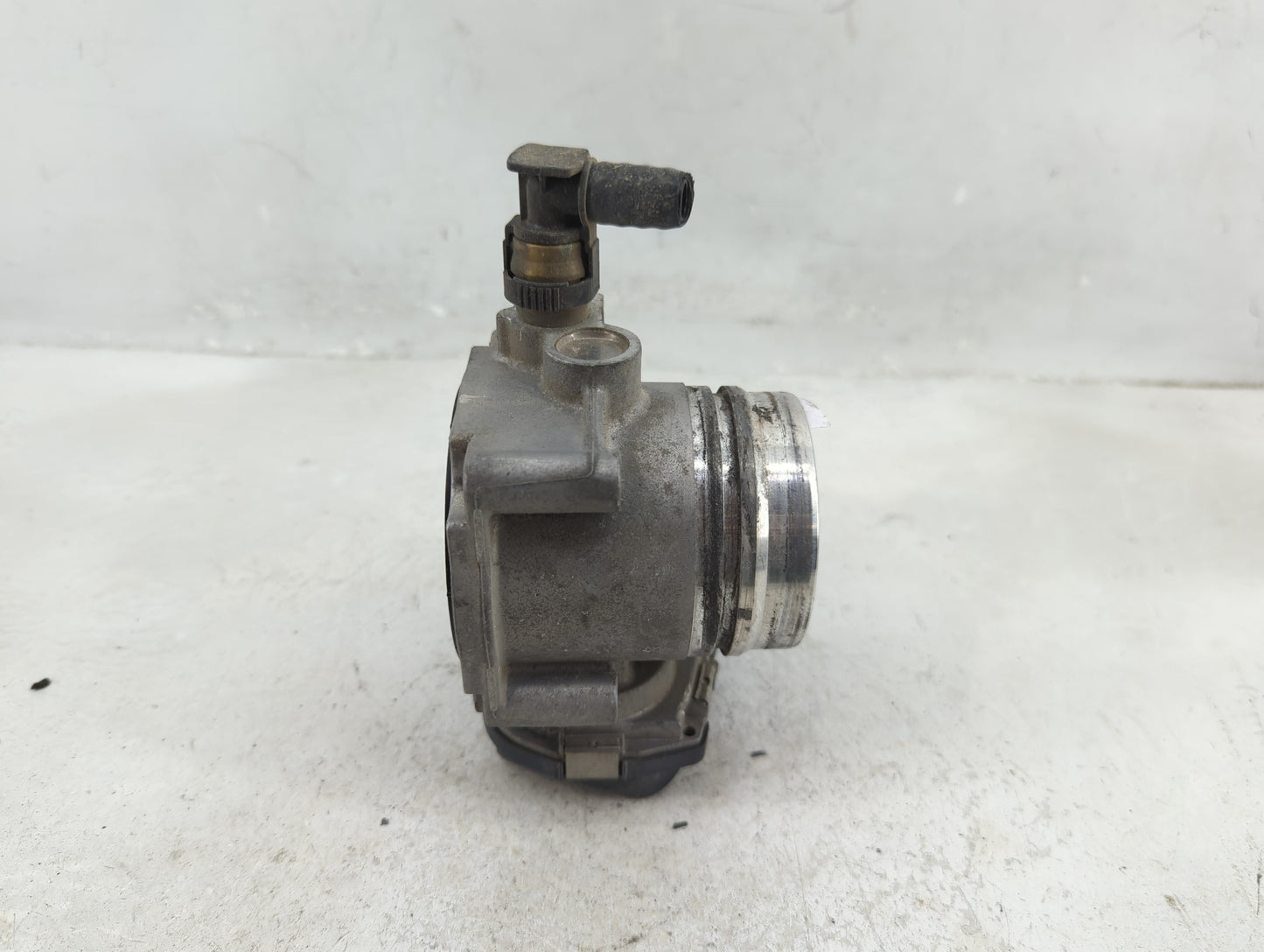 2012-2016 Bmw 328i Throttle Body P/N:1354 7588625-04 Fits Fits 2012 2013 2014 2015 2016 2017 2018 OEM Used Auto Parts - Oemu