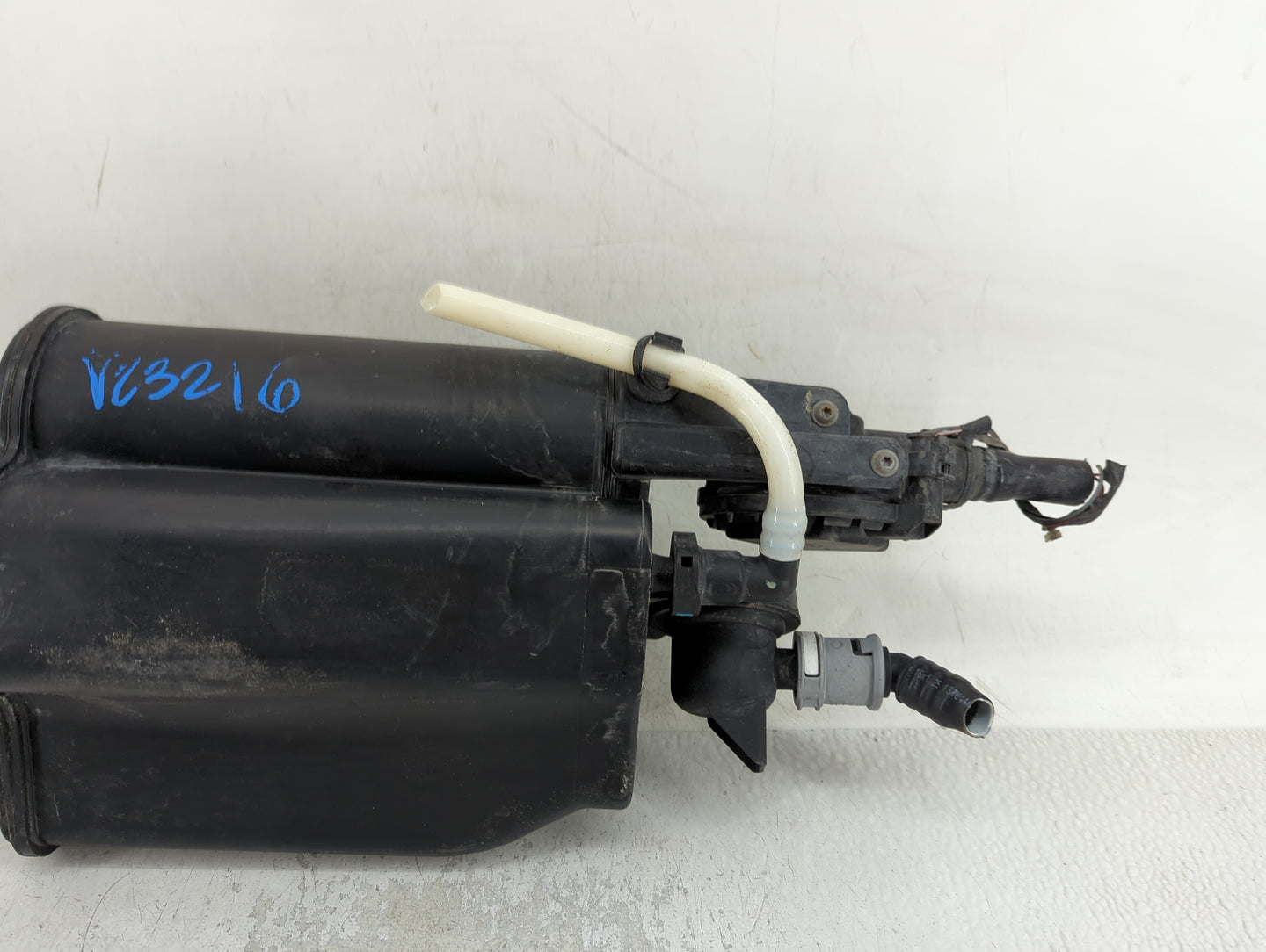 2014 Bmw 328i Fuel Vapor Charcoal Canister - Oemusedautoparts1.com