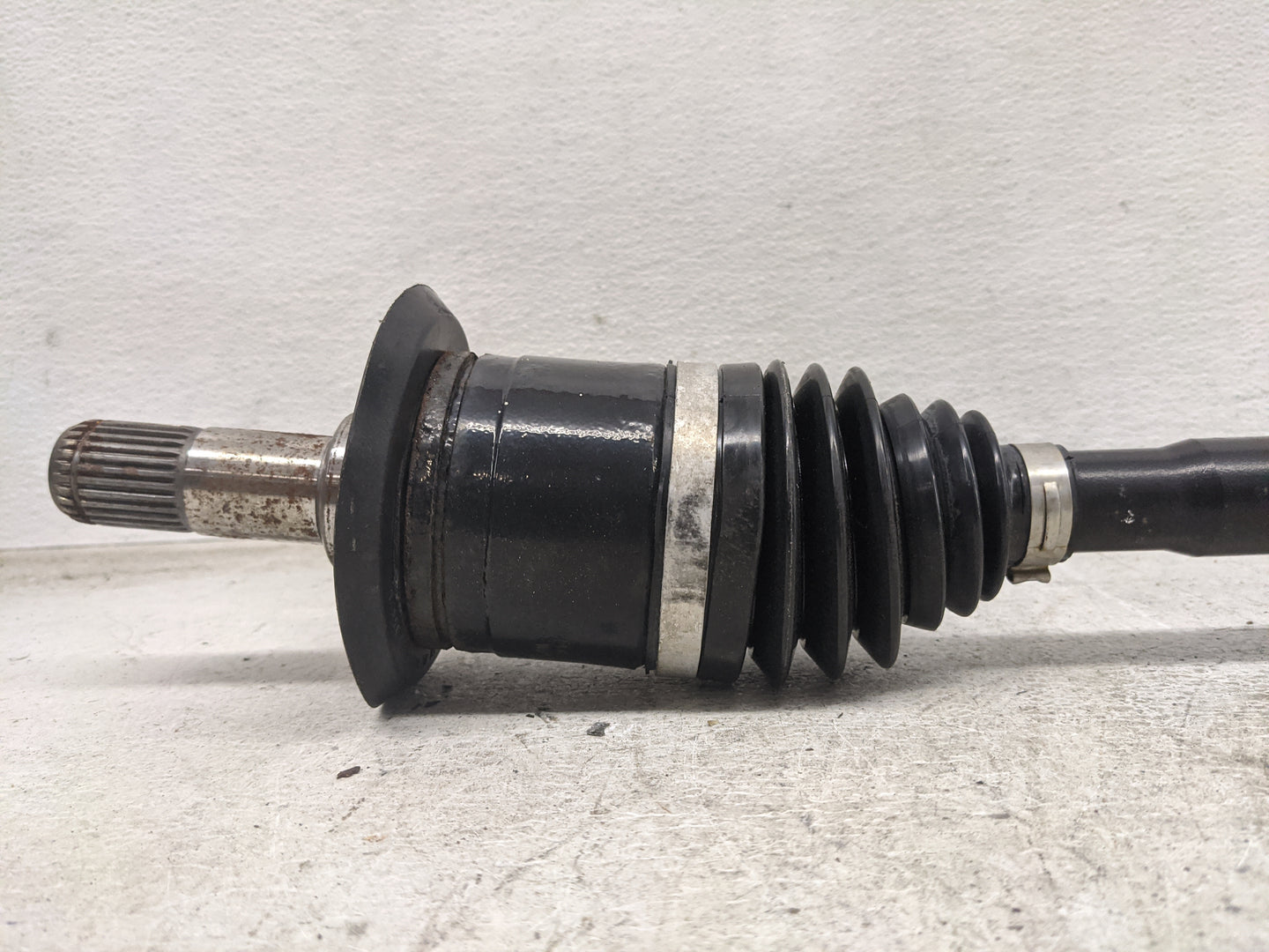 2012-2016 Bmw 328i Axle Shaft Rear Passenger Cv C/v - Oemusedautoparts1.com