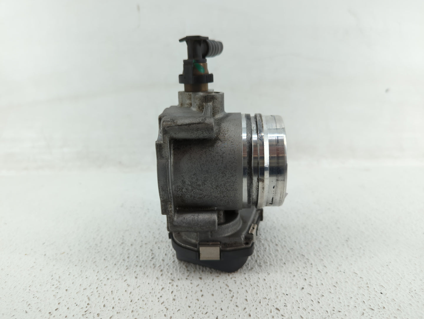 2012-2016 Bmw 328i Throttle Body P/N:1354 7588625-04 1354 7588625-03, 1354 7588625 Fits Fits 2012 2013 2014 2015 2016 2017 2