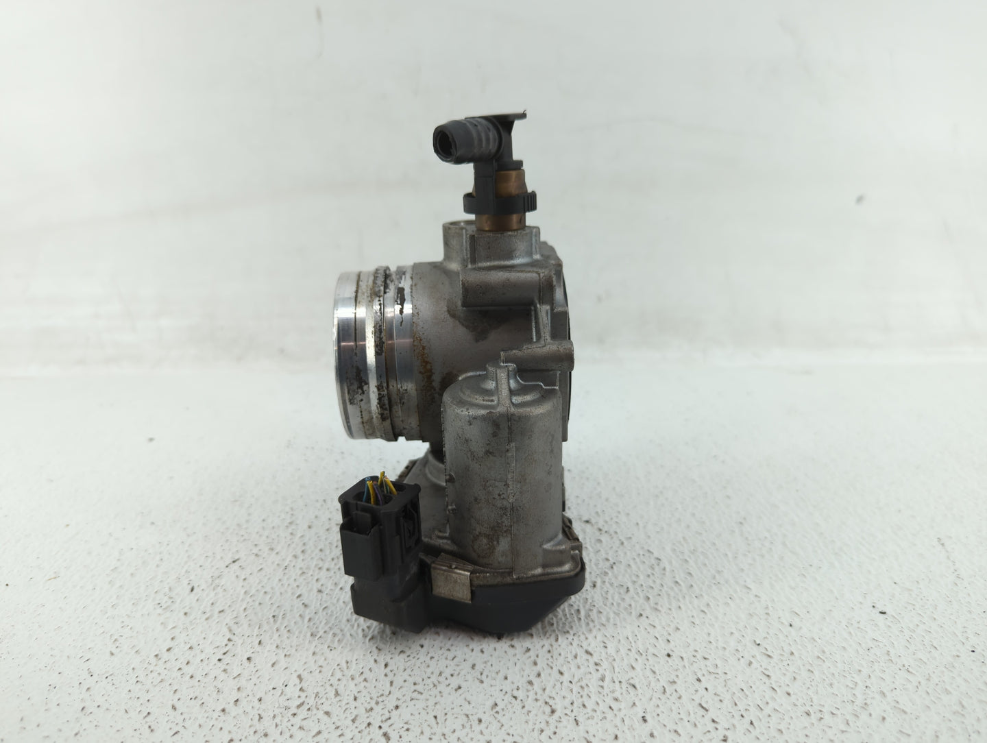 2012-2016 Bmw 328i Throttle Body P/N:1354 7588625-04 1354 7588625-03, 1354 7588625 Fits Fits 2012 2013 2014 2015 2016 2017 2