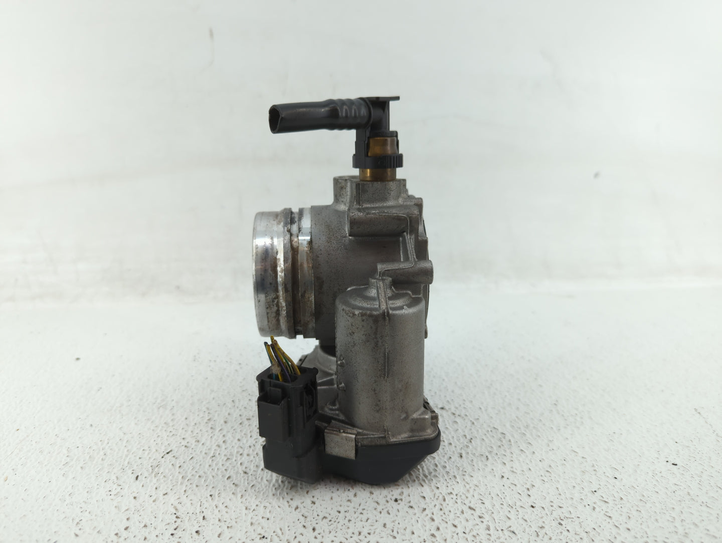 2012-2016 Bmw 328i Throttle Body P/N:1354 7588625-04 1354 7588625-03, 1354 7588625 Fits Fits 2012 2013 2014 2015 2016 2017 2