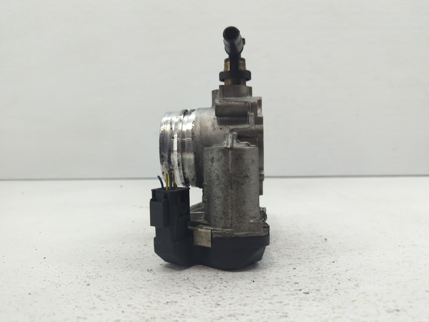 2012-2016 Bmw 328i Throttle Body P/N:1354 7588625-04 1354 7588625-03 Fits Fits 2012 2013 2014 2015 2016 2017 2018 OEM Used A