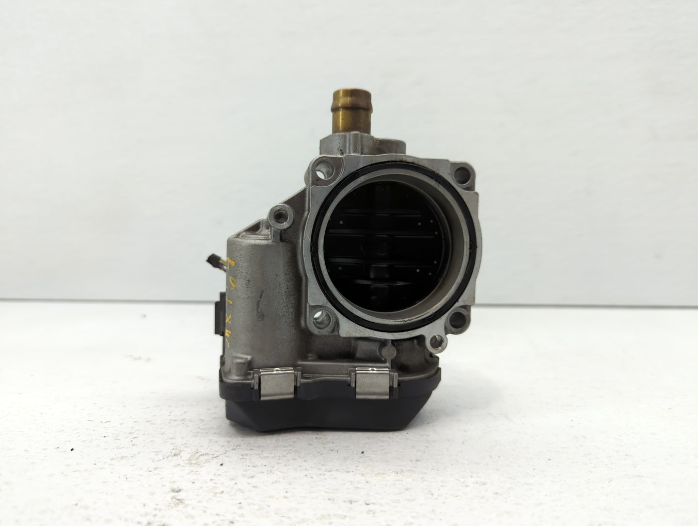 2012-2016 Bmw 328i Throttle Body P/N:1354 7588625-04 1354 7588625-03 Fits Fits 2012 2013 2014 2015 2016 2017 2018 OEM Used A