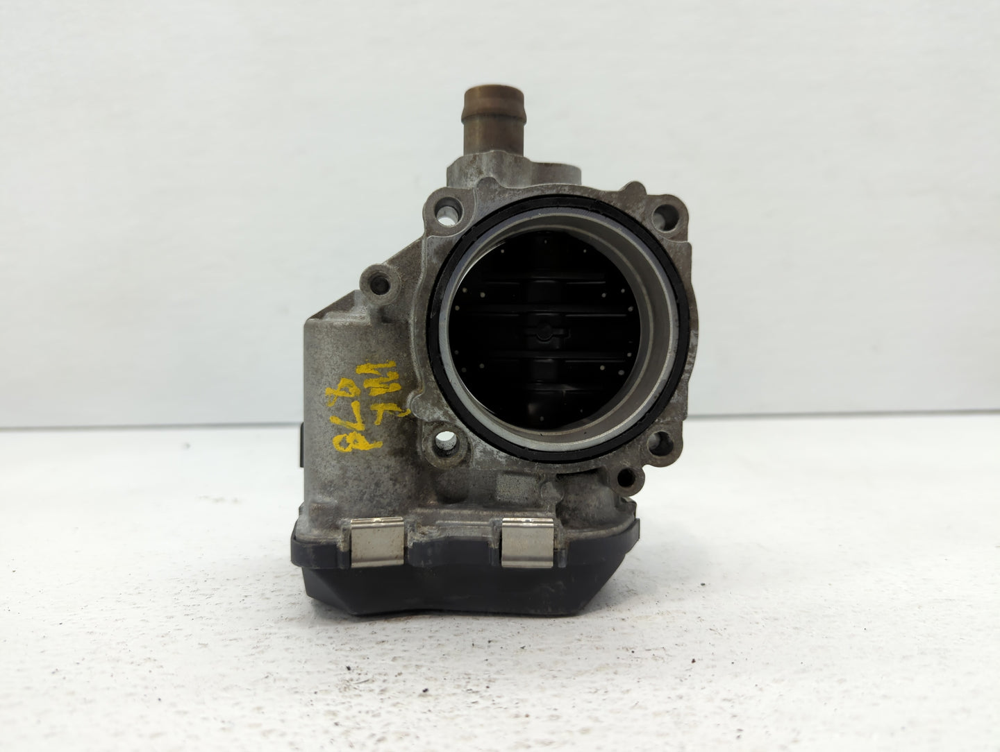 2012-2016 Bmw 328i Throttle Body P/N:1354 7588625-04 1354 7588625-03 Fits Fits 2012 2013 2014 2015 2016 2017 2018 OEM Used A