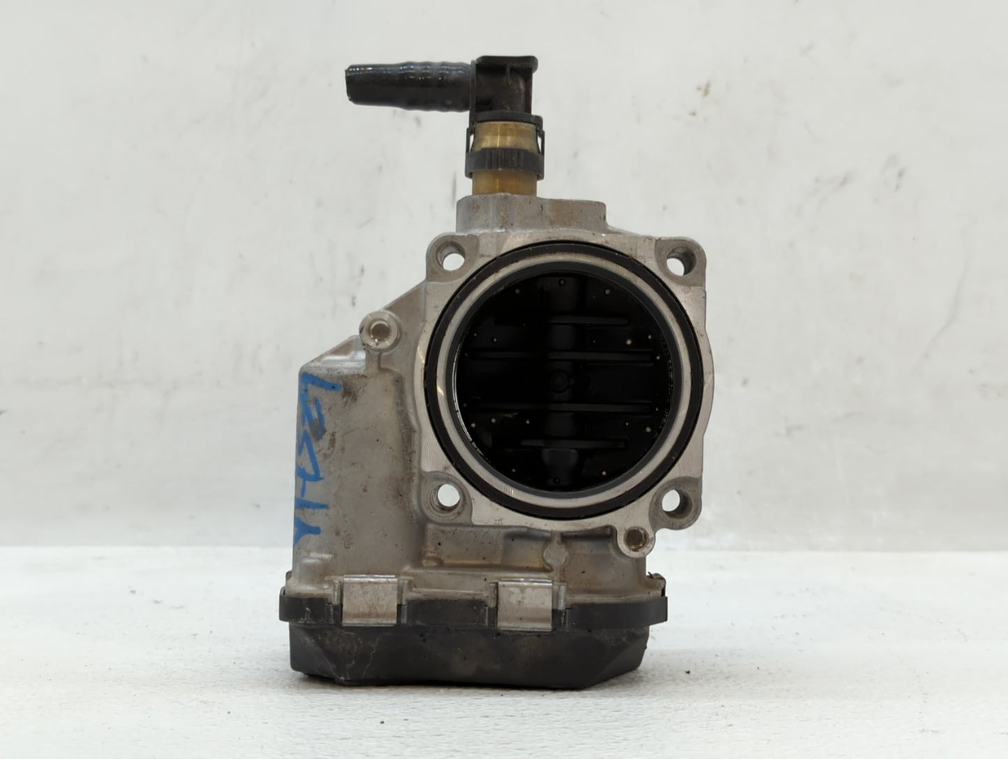 2012-2016 Bmw 328i Throttle Body P/N:7588625-04 Fits Fits 2012 2013 2014 2015 2016 2017 2018 OEM Used Auto Parts - Oemusedau