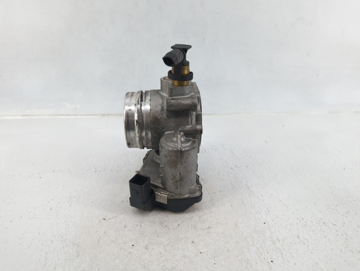 2012-2016 Bmw 328i Throttle Body P/N:1354 7588625 -04 Fits Fits 2012 2013 2014 2015 2016 2017 2018 OEM Used Auto Parts - Oem