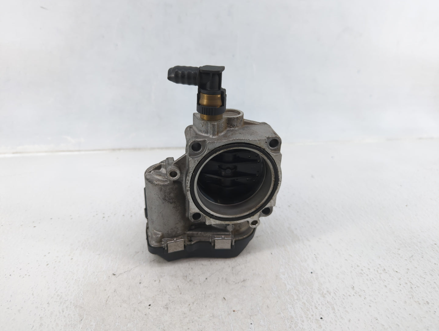 2012-2016 Bmw 328i Throttle Body P/N:1354 7588625 -04 Fits Fits 2012 2013 2014 2015 2016 2017 2018 OEM Used Auto Parts - Oem