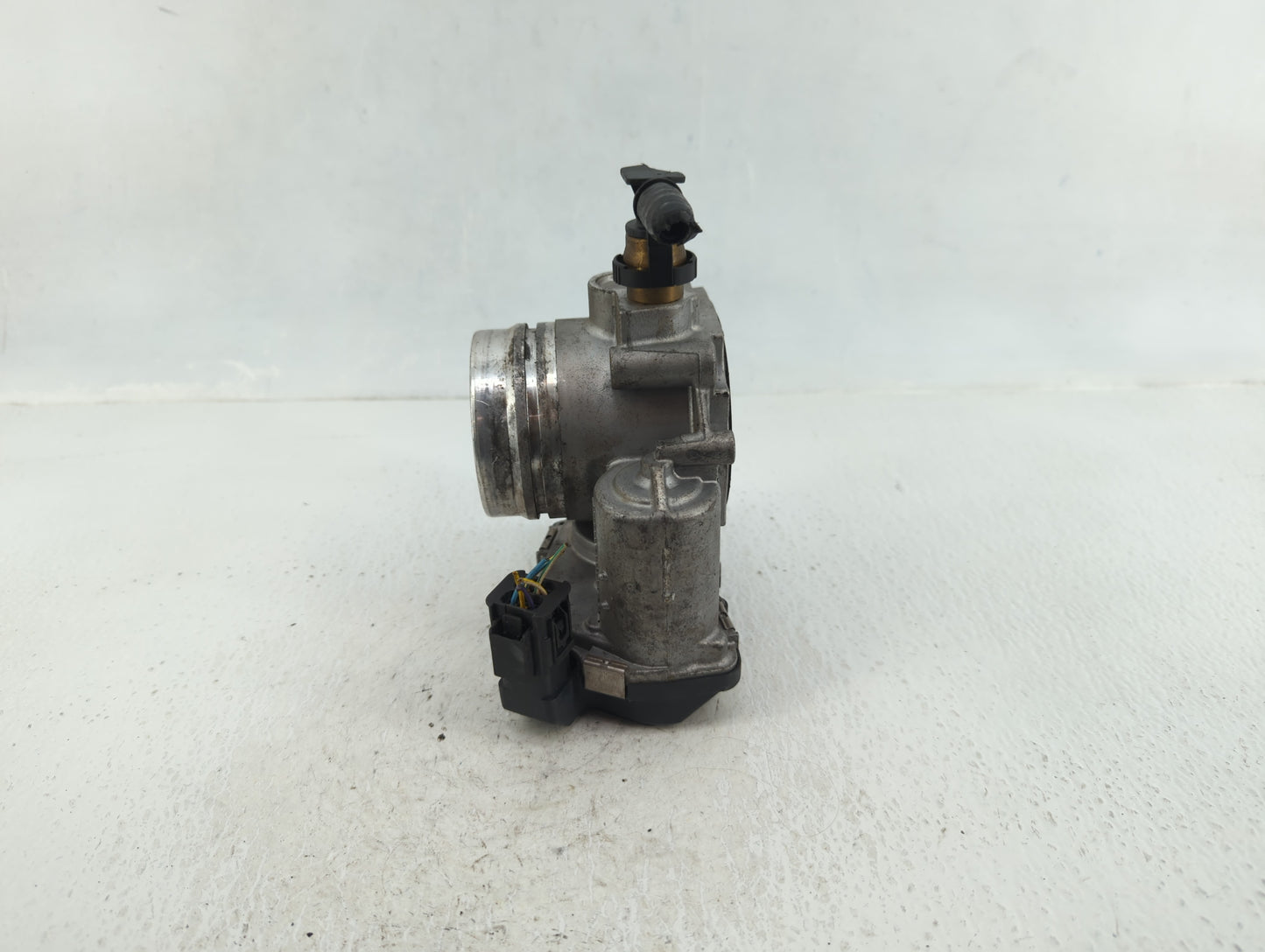 2012-2016 Bmw 328i Throttle Body P/N:1354 7588625-04 Fits Fits 2012 2013 2014 2015 2016 2017 2018 OEM Used Auto Parts - Oemu