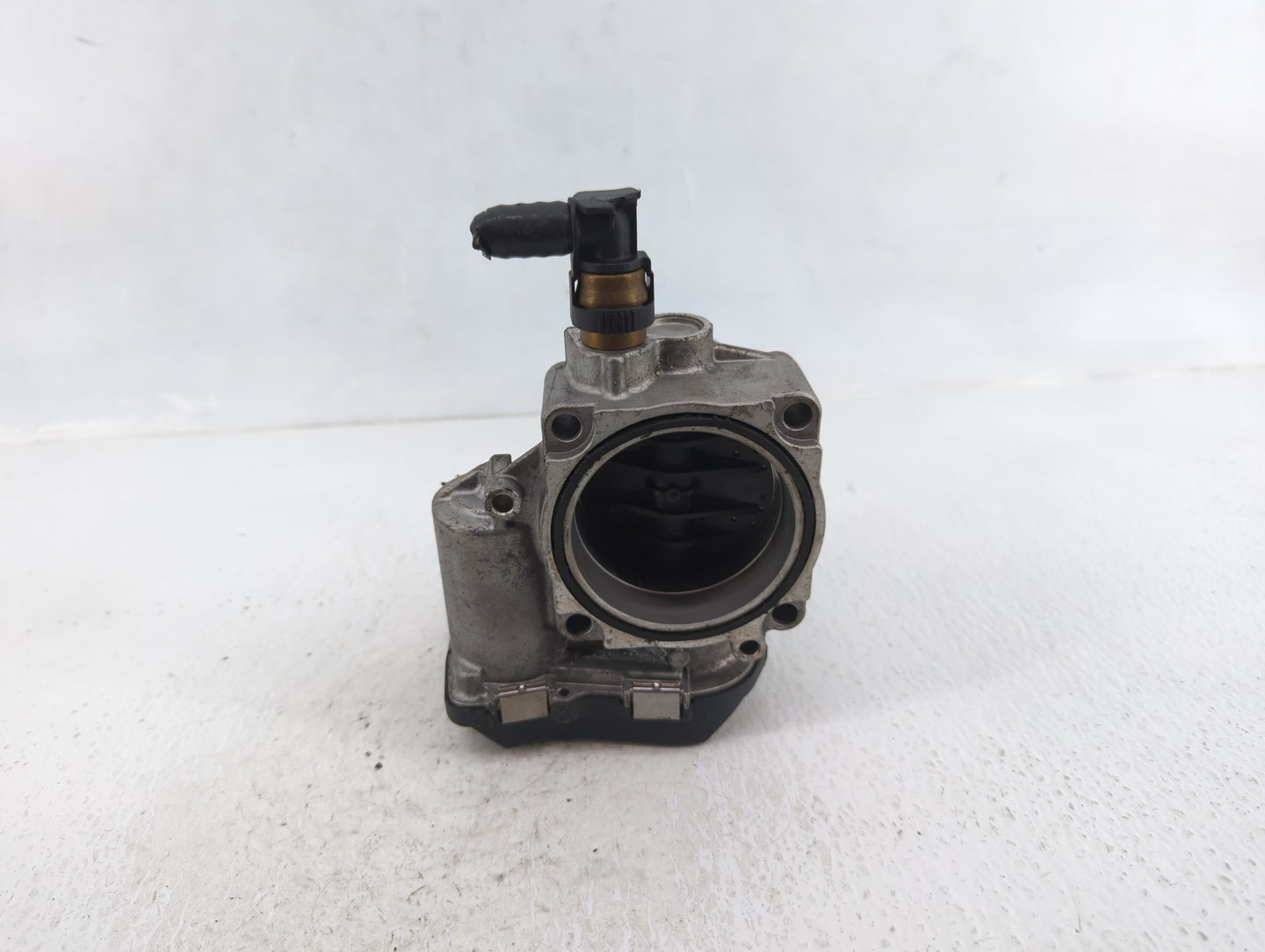 2012-2016 Bmw 328i Throttle Body P/N:1354 7588625-04 Fits Fits 2012 2013 2014 2015 2016 2017 2018 OEM Used Auto Parts - Oemu