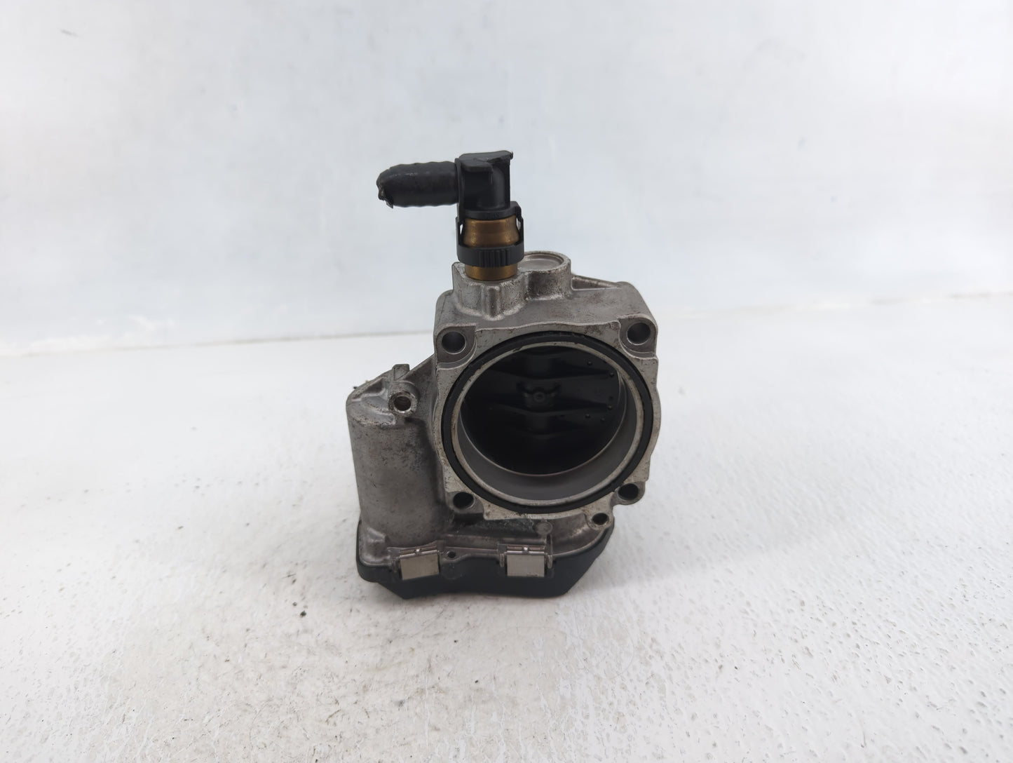 2012-2016 Bmw 328i Throttle Body P/N:1354 7588625-04 Fits Fits 2012 2013 2014 2015 2016 2017 2018 OEM Used Auto Parts - Oemu