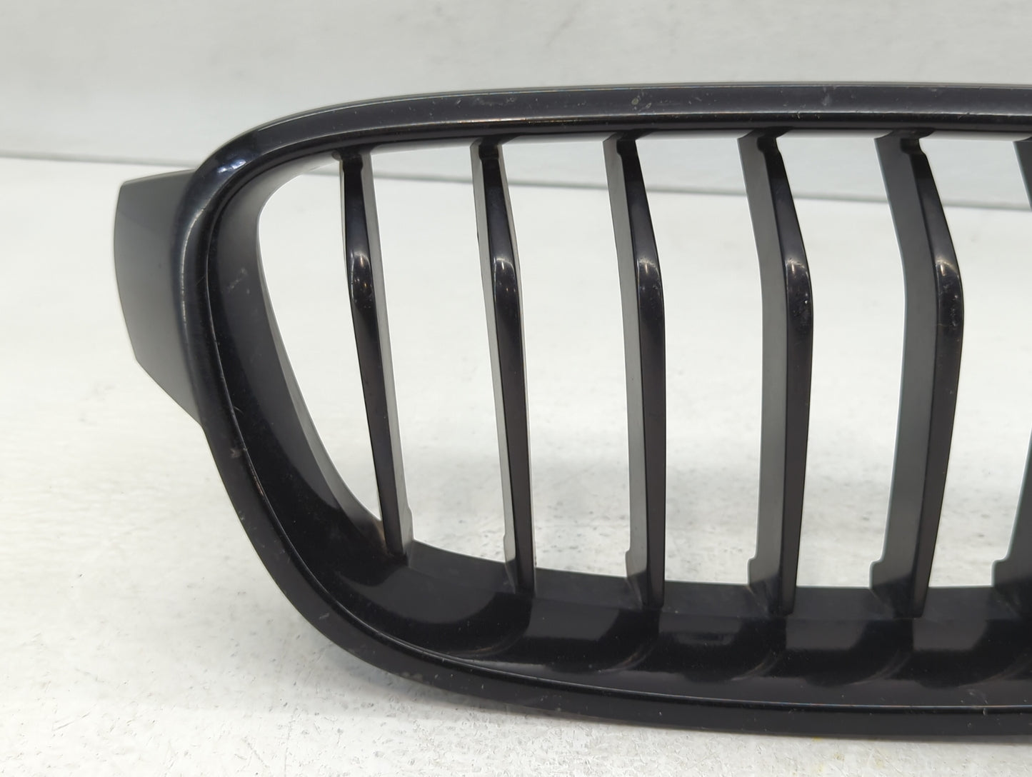 2012-2016 Bmw 328i Front Grille Bumper Not Included - Oemusedautoparts1.com