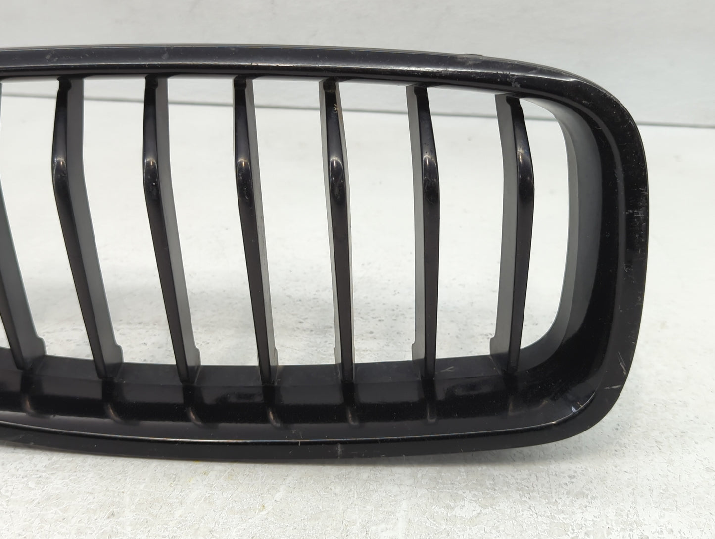 2012-2016 Bmw 328i Front Grille Bumper Not Included - Oemusedautoparts1.com