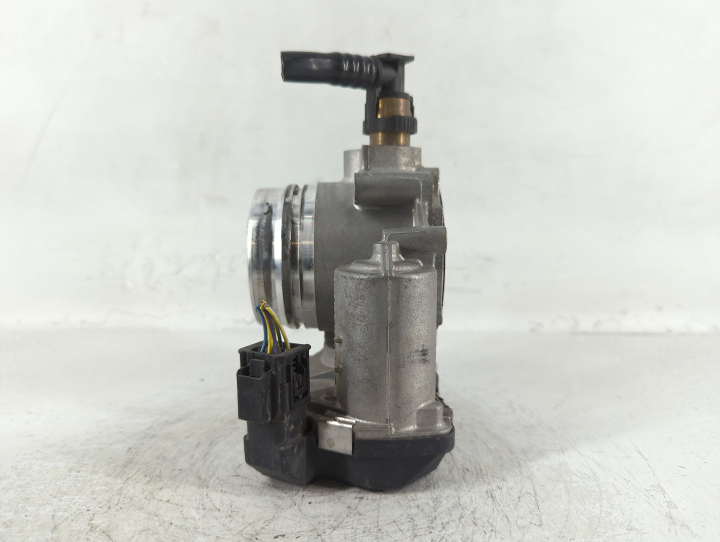 2012-2016 Bmw 328i Throttle Body P/N:1354 7588625-04 Fits Fits 2012 2013 2014 2015 2016 2017 2018 OEM Used Auto Parts - Oemu