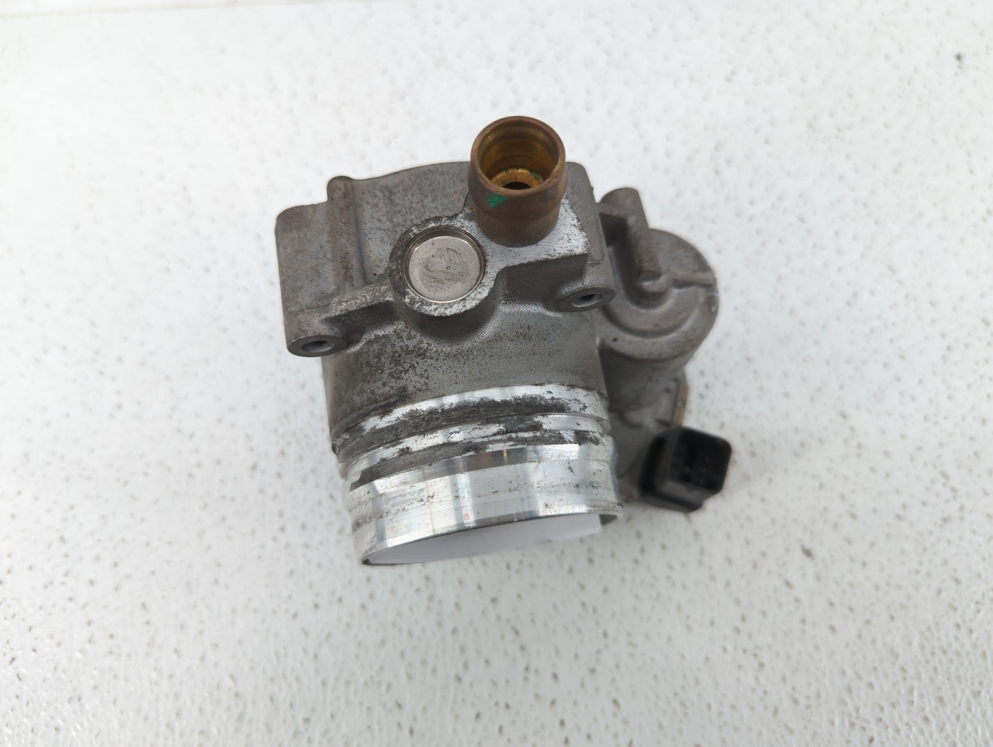 2011-2015 Bmw 335i Throttle Body P/N:1354 7588625 04 1354 7597871-01 Fits OEM Used Auto Parts - Oemusedautoparts1.com