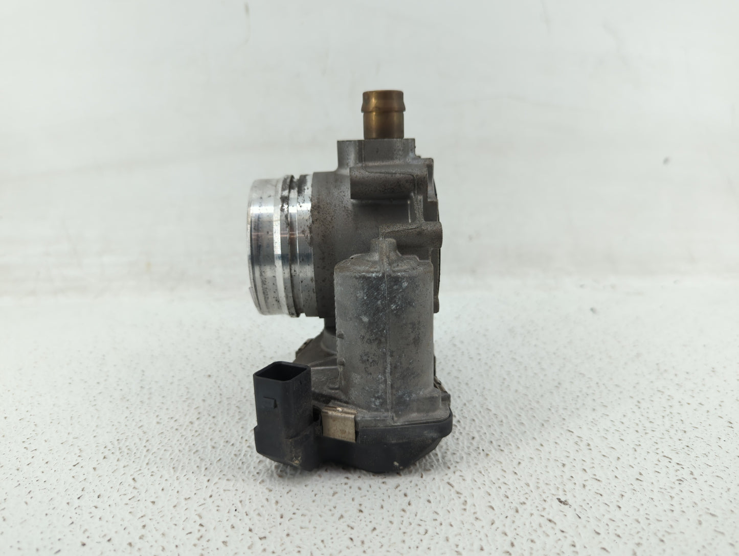 2011-2015 Bmw 335i Throttle Body P/N:1354 7588625 04 1354 7597871-01 Fits OEM Used Auto Parts - Oemusedautoparts1.com