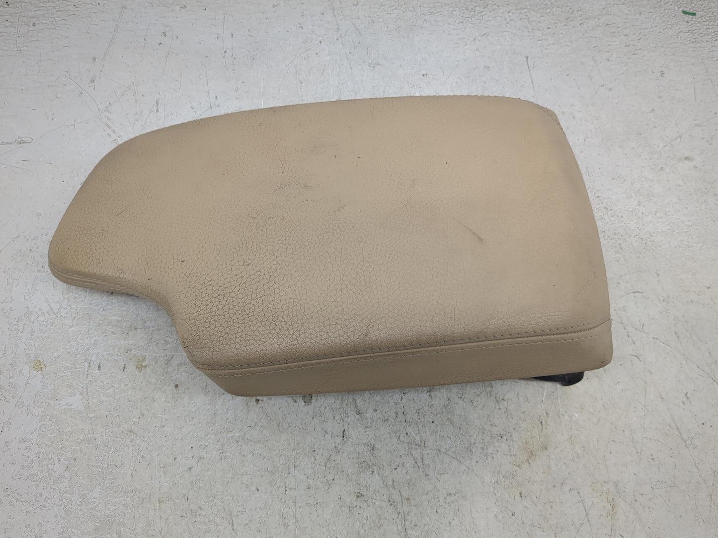 2014 Bmw 428i Center Console Armrest Cover Lid Fits OEM Used Auto Parts - Oemusedautoparts1.com