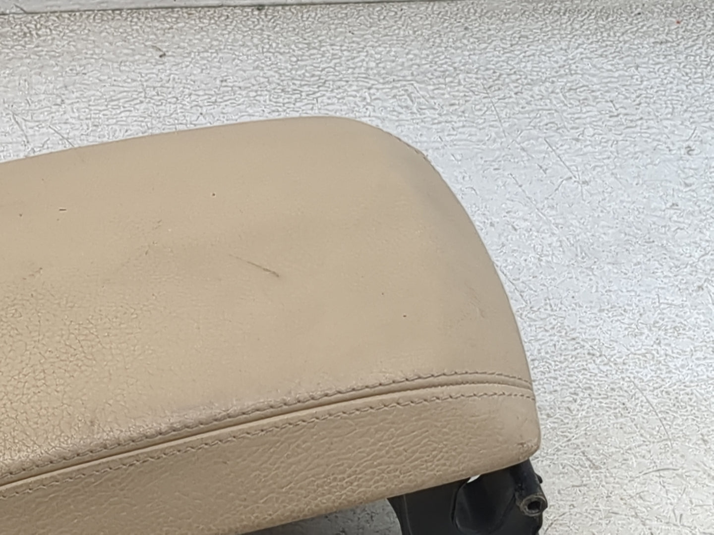 2014 Bmw 428i Center Console Armrest Cover Lid Fits OEM Used Auto Parts - Oemusedautoparts1.com