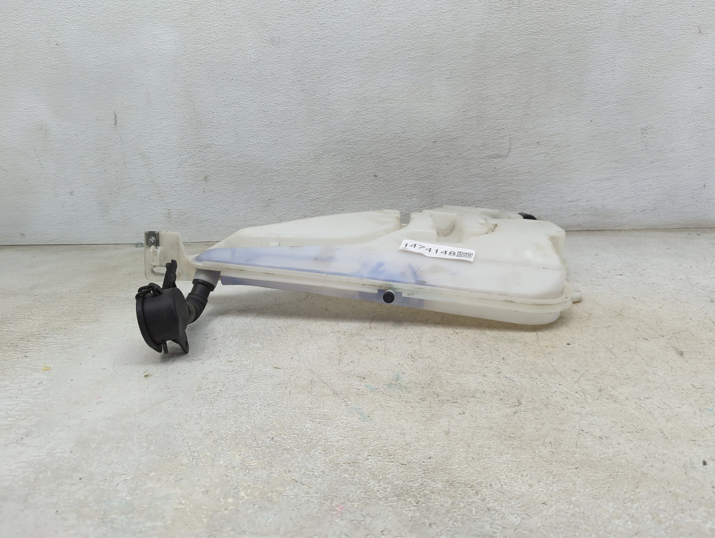 Bmw 435 Windshield Washer Fluid Reservoir Bottle Oem - Oemusedautoparts1.com