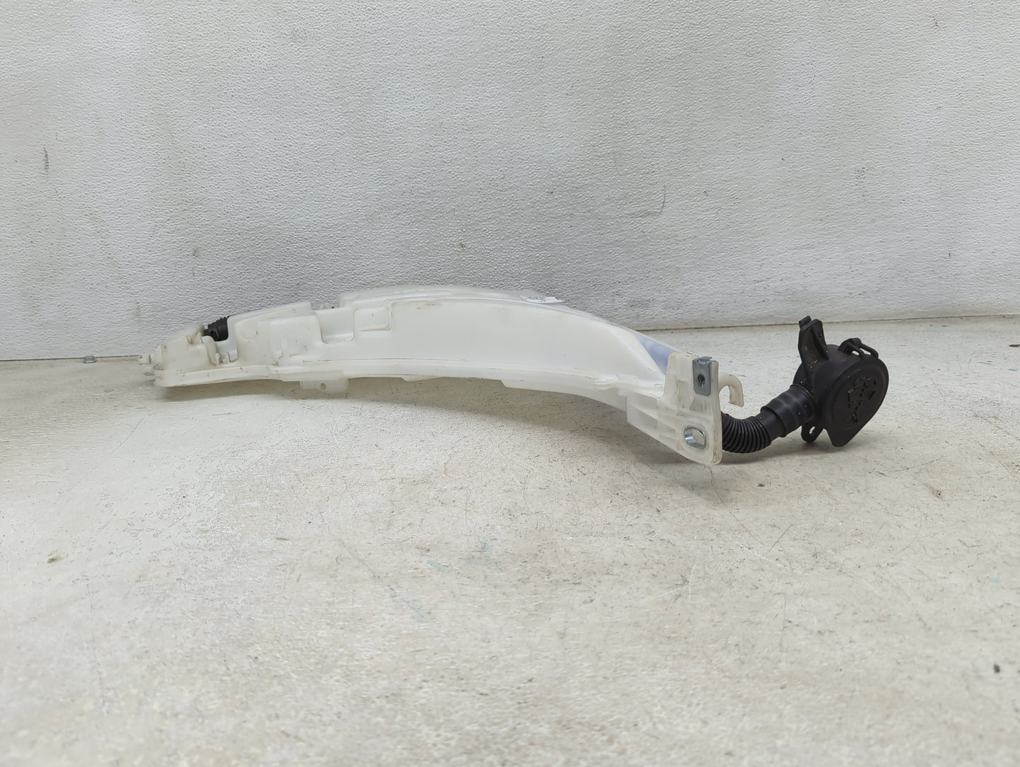 Bmw 435 Windshield Washer Fluid Reservoir Bottle Oem - Oemusedautoparts1.com