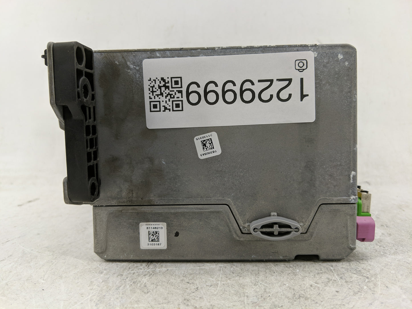 2014 Bmw 528i Radio AM FM Cd Player Receiver Replacement Fits OEM Used Auto Parts - Oemusedautoparts1.com