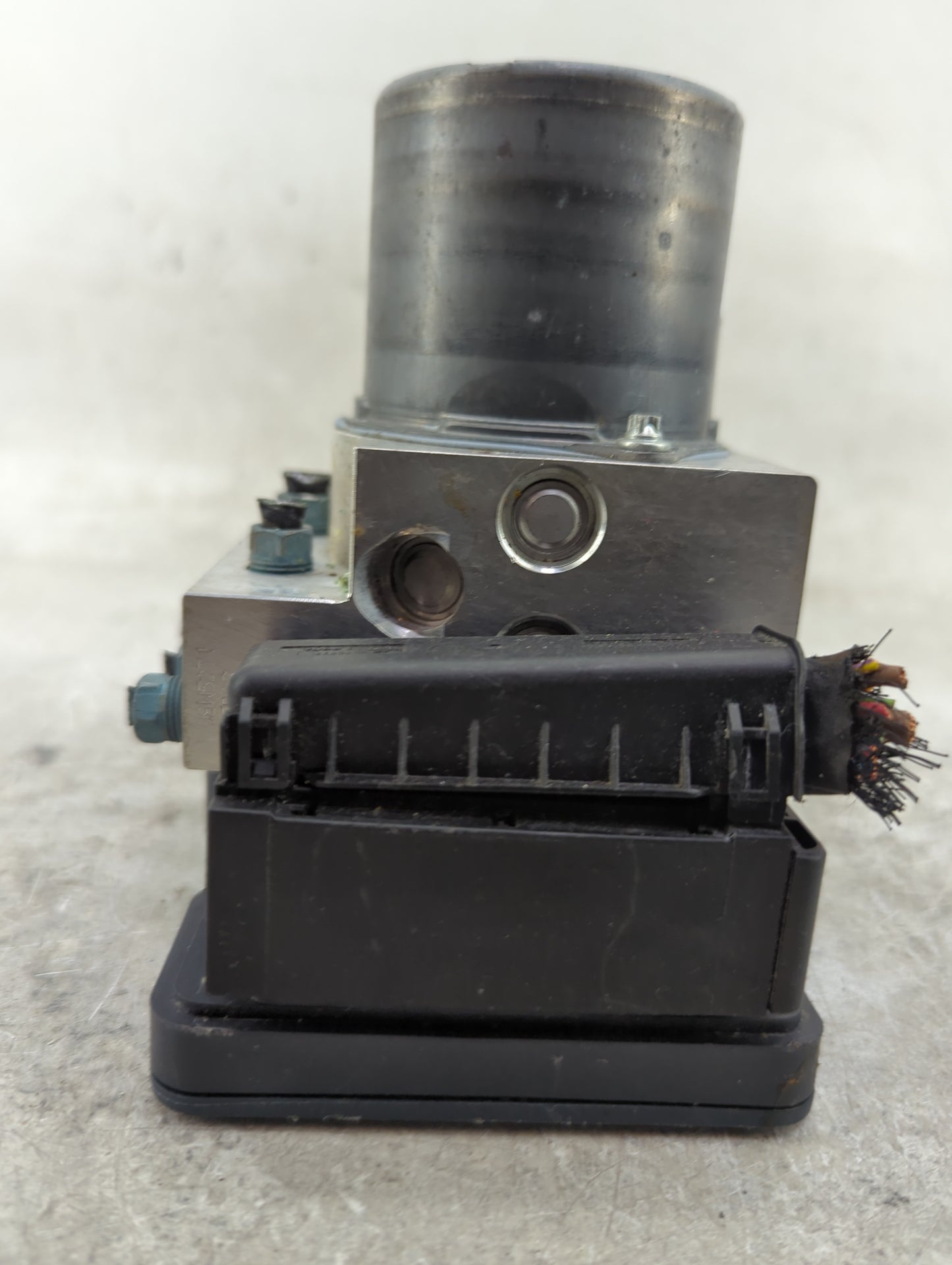 2012-2016 Bmw 528i ABS Pump Control Module Replacement P/N:3451 6856841-01 6856838 Fits Fits 2012 2013 2014 2015 2016 2017 2