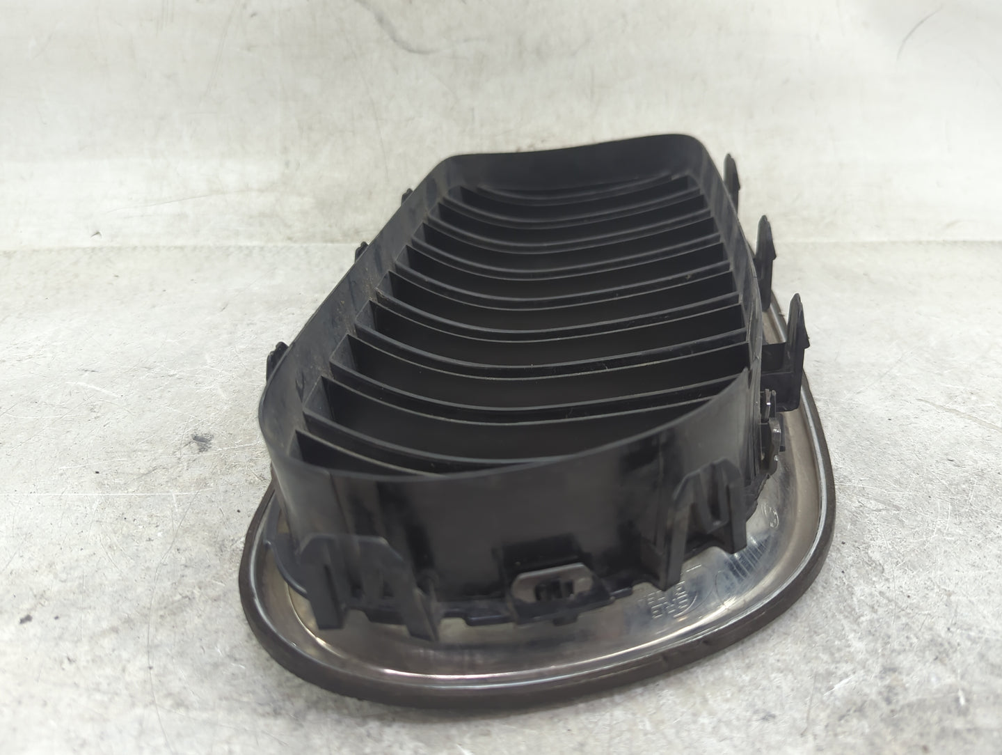 2014-2016 Bmw 528i Front Grille Bumper Not Included 1459555 - Oemusedautoparts1.com