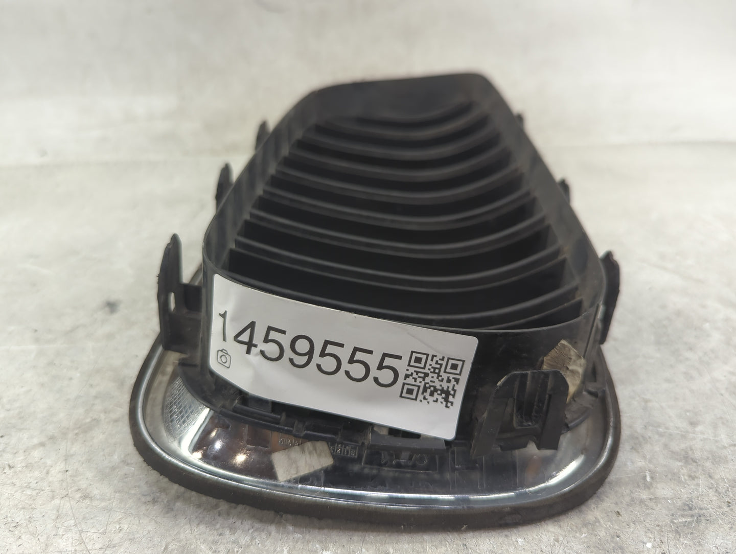 2014-2016 Bmw 528i Front Grille Bumper Not Included 1459555 - Oemusedautoparts1.com