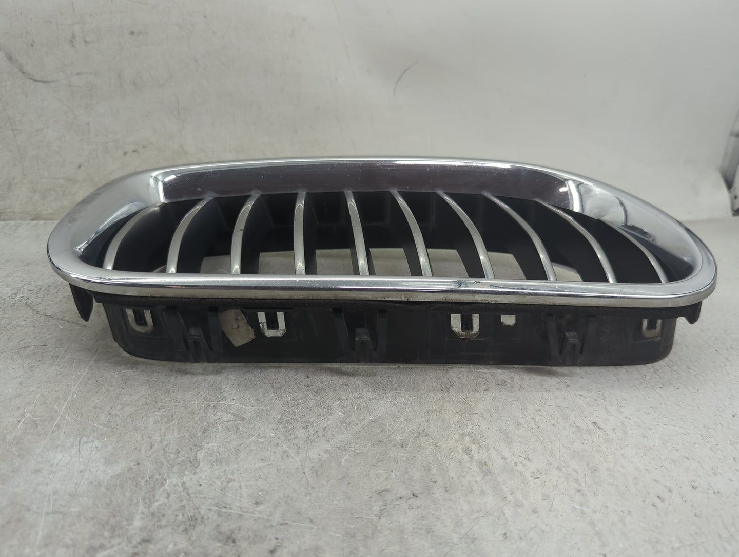 2014-2016 Bmw 528i Front Grille Bumper Not Included 1459557 - Oemusedautoparts1.com