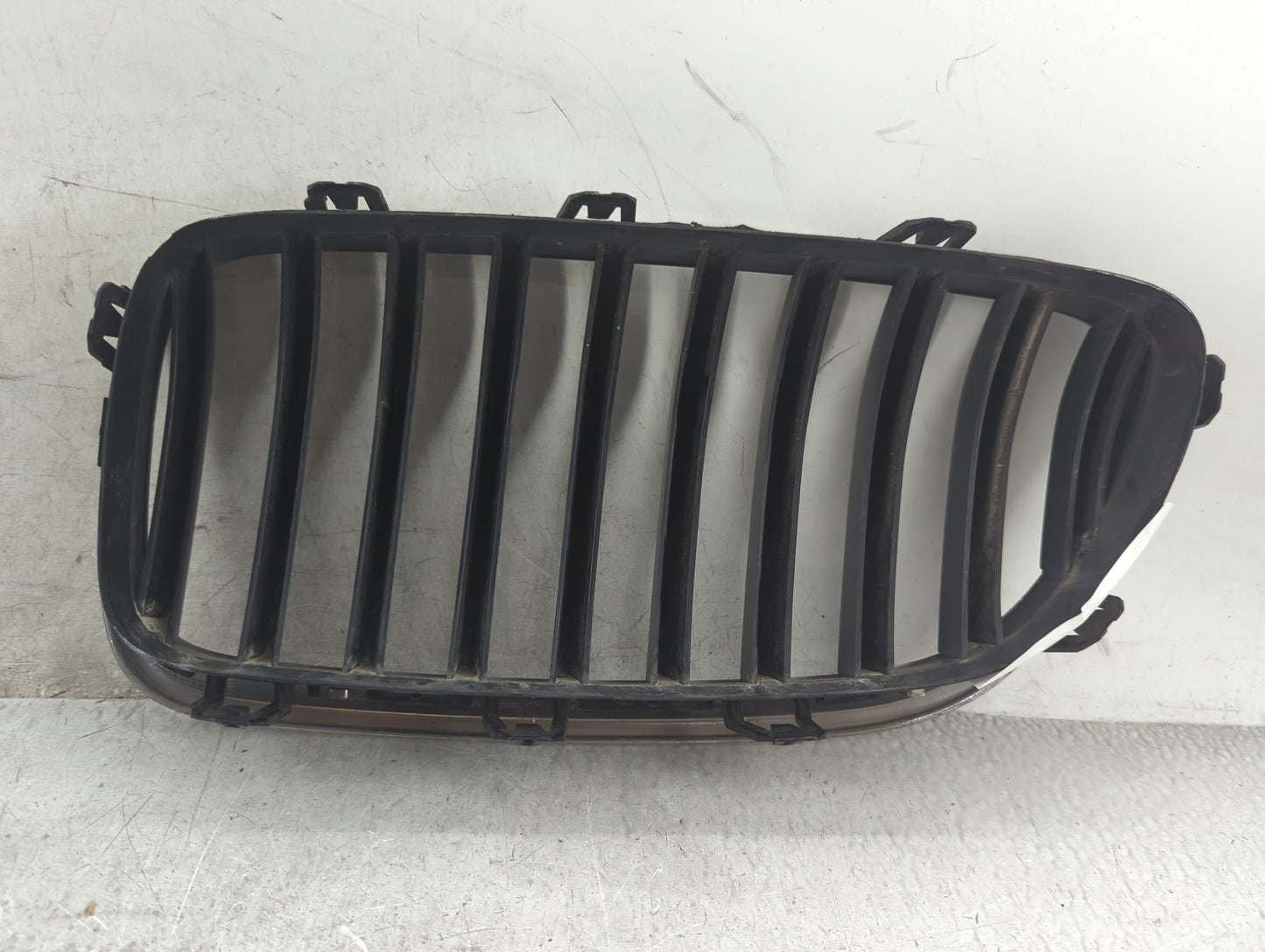 2014-2016 Bmw 528i Front Grille Bumper Not Included 1459557 - Oemusedautoparts1.com
